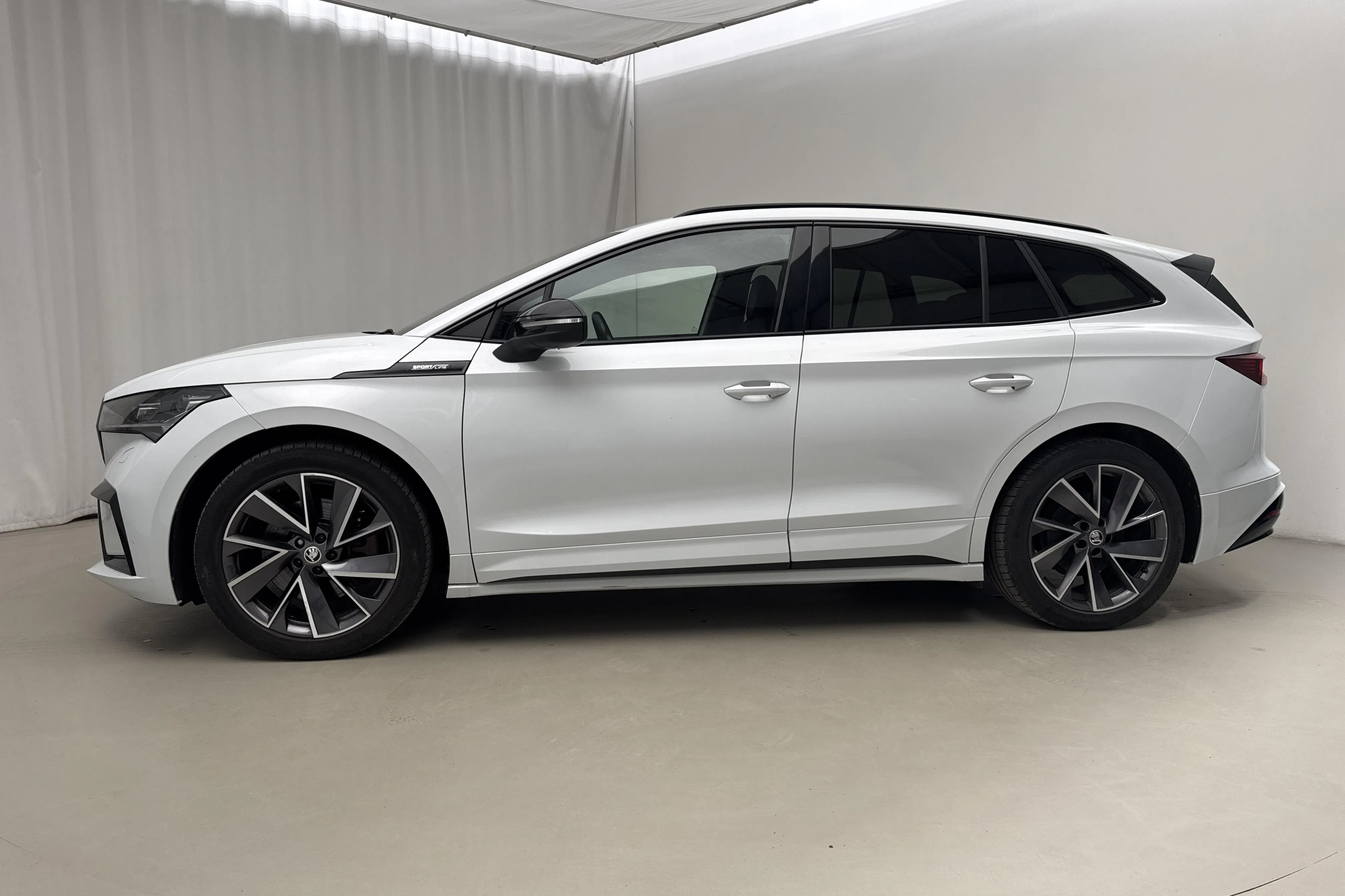 Presentationsfoto 2 av 25: Skoda Enyaq iV 80 (204hk) - 11 268 mil - Automat - vit - 2022