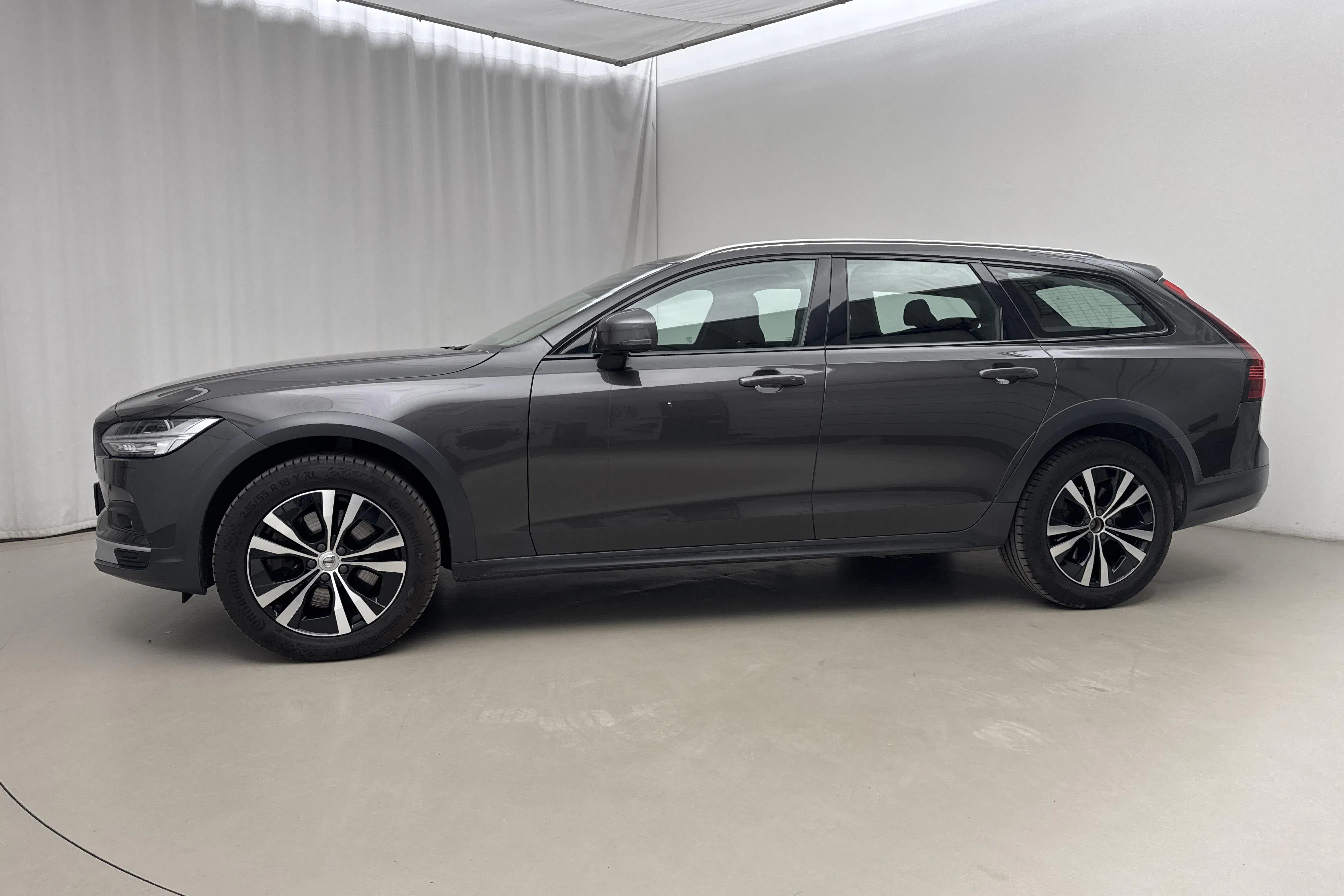 Presentationsfoto 2 av 21: Volvo V90 B4 Cross Country AWD Mildhybrid, Diesel (197hk) - 11 484 mil - Automat - grå - 2021