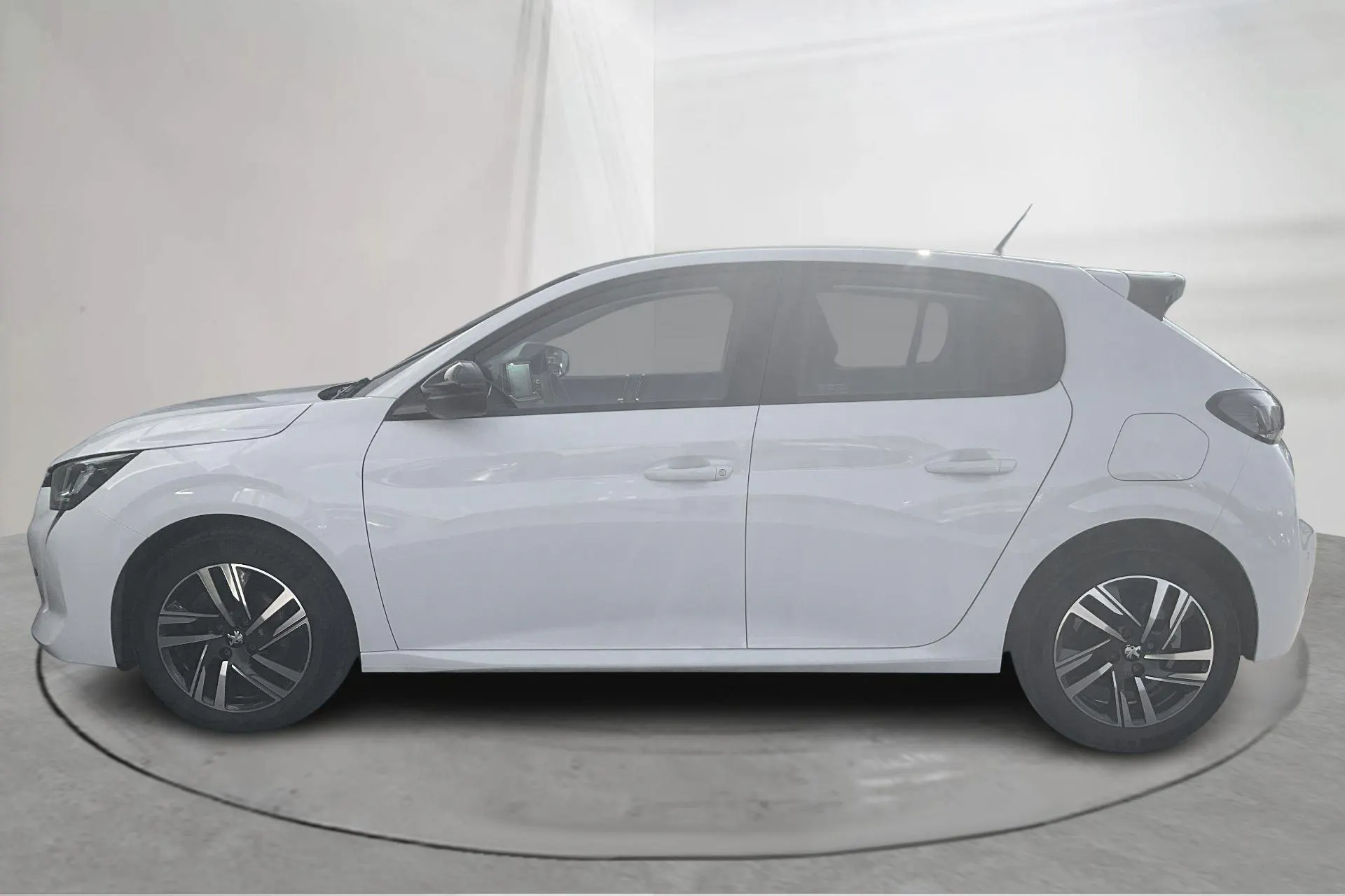 Presentation photo 2 of 14: Peugeot 208 1.2 PureTech 5dr (100hk) - 59 480 km - Automatic - white - 2022