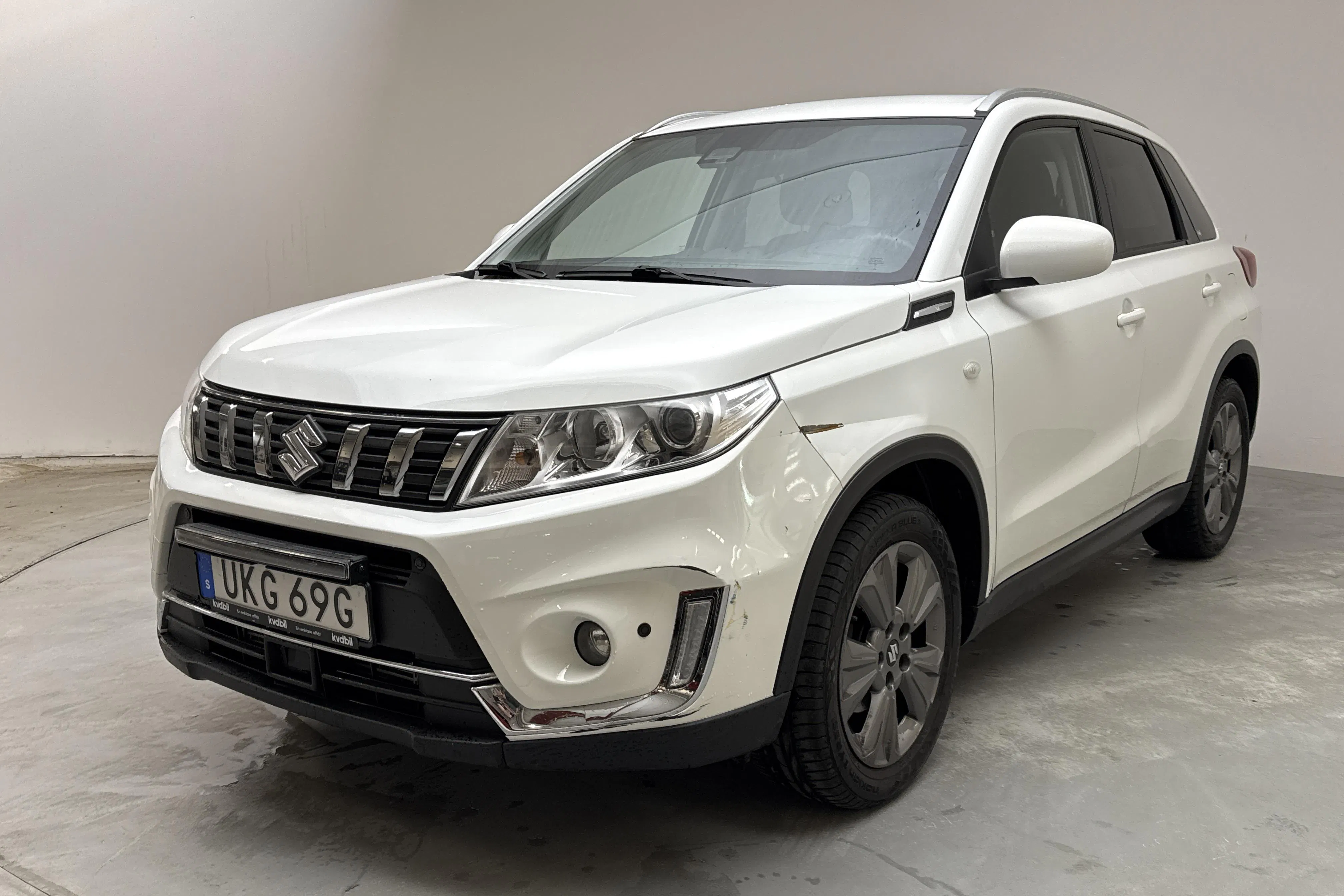 Presentationsfoto 1 av 13: Suzuki Vitara 1.4T Boosterjet Allgrip 4x4 (140hk) - 17 452 mil - Automat - vit - 2019