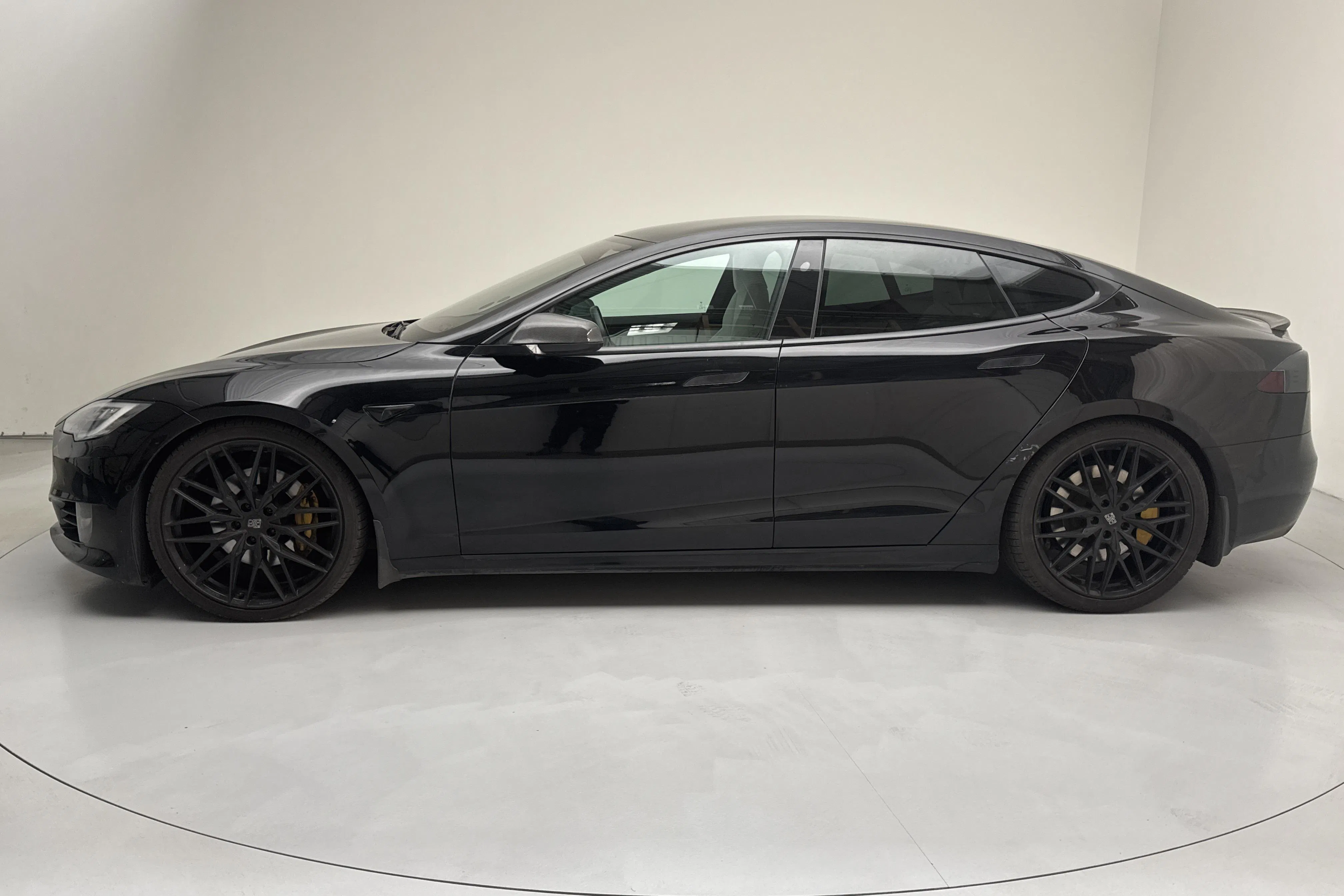 Presentationsfoto 2 av 16: Tesla Model S Dual Motor Long Range AWD - 12 482 mil - Automat - svart - 2020