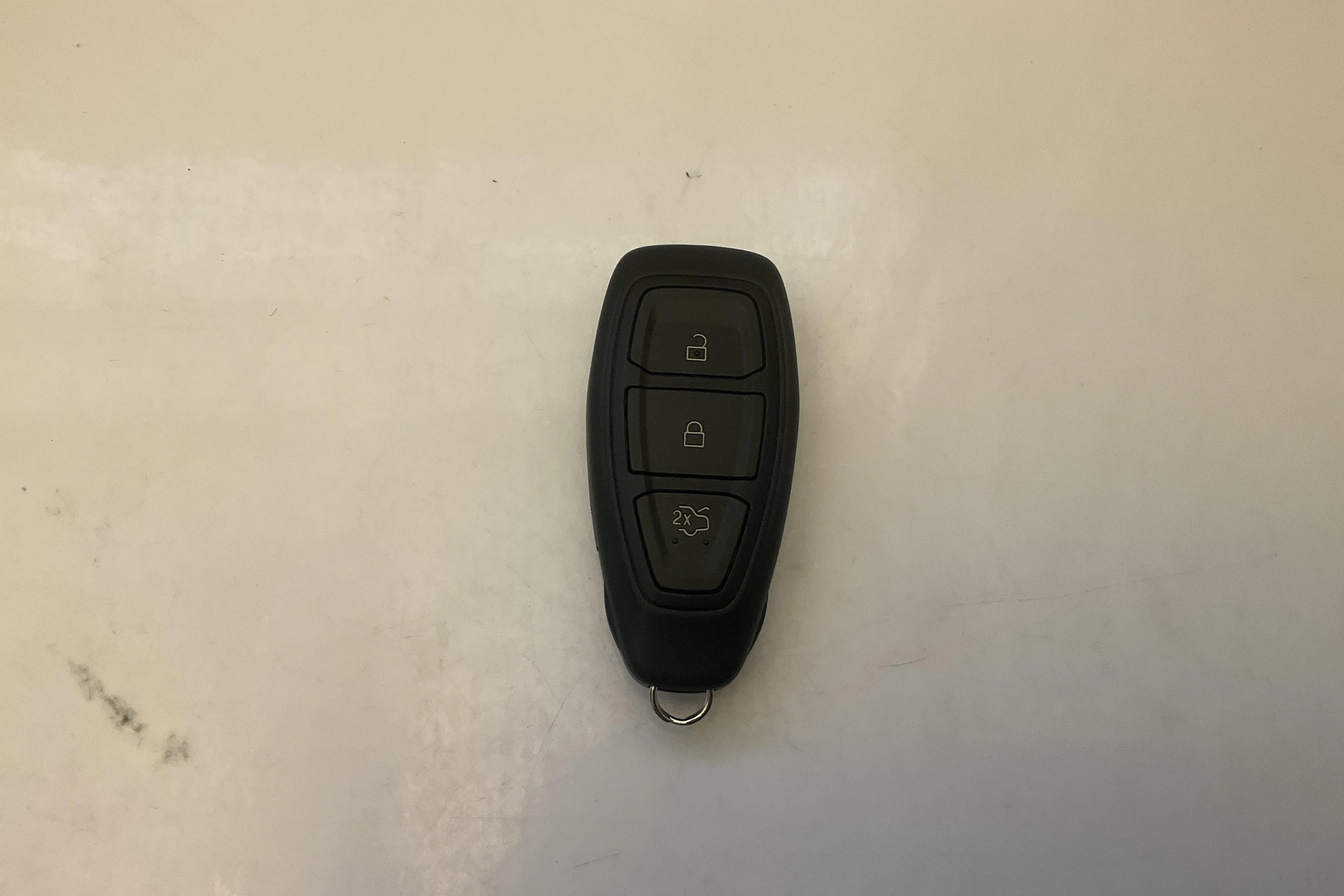 Presentationsfoto 15 av 15: Ford Kuga 2.5 PHEV (225hk) - 3 617 mil - Automat - vit - 2023