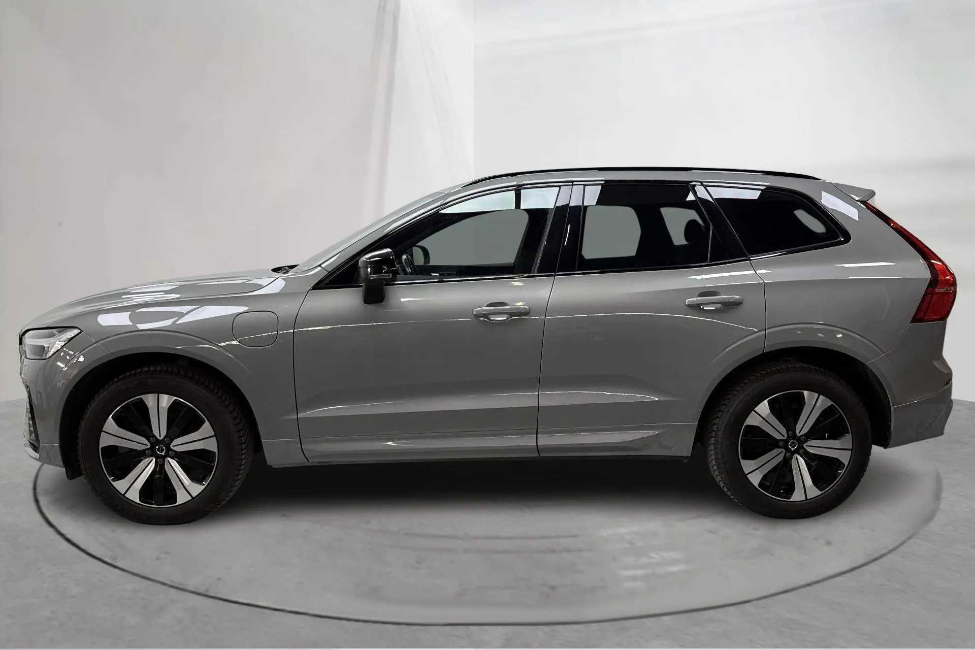 Presentation photo 2 of 25: Volvo XC60 T6 AWD Recharge (350hk) - 132 280 km - Automatic - gray - 2024