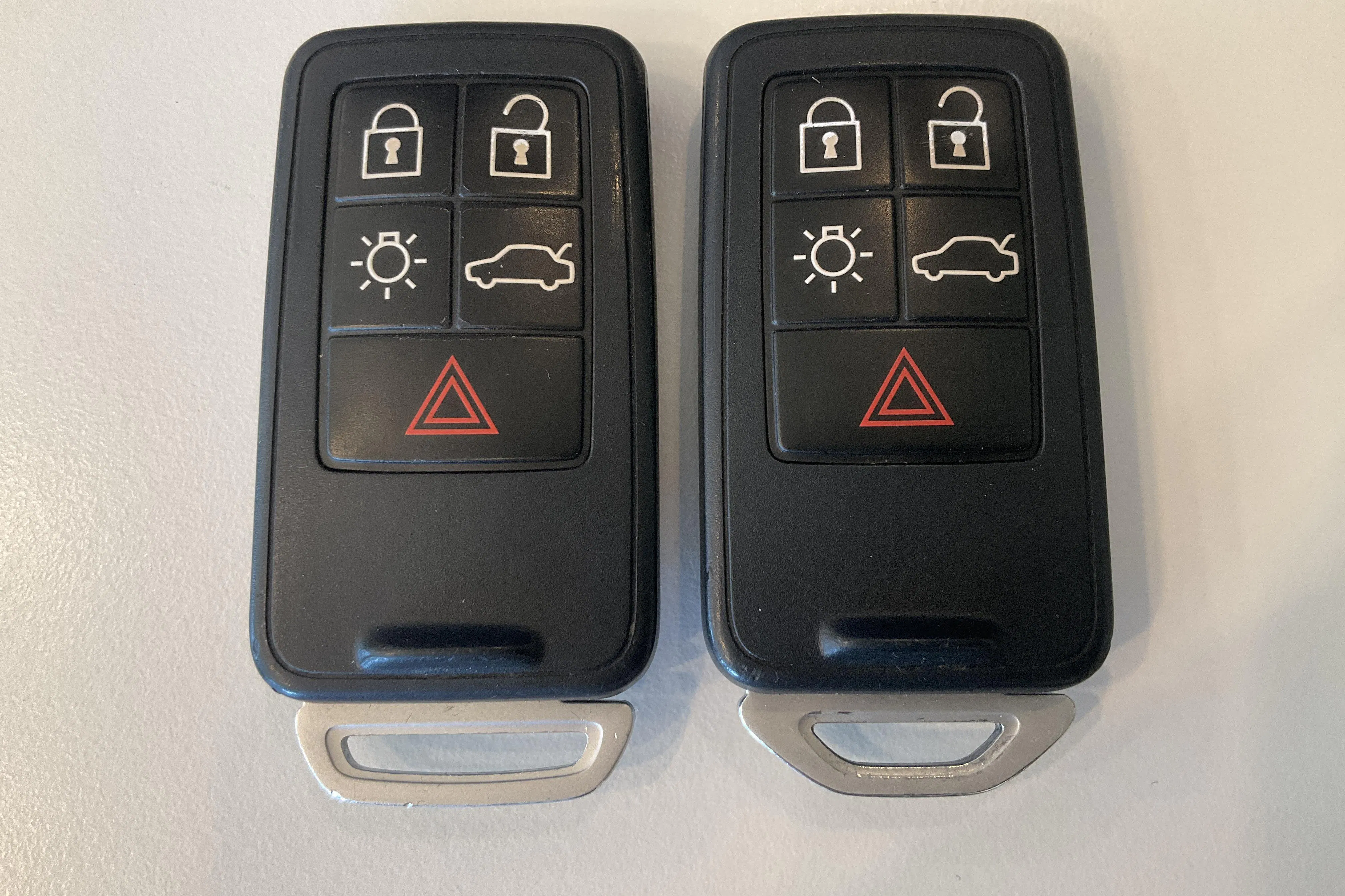 Presentationsfoto 14 av 14: Volvo V40 D2 (115hk) - 11 045 mil - Automat - röd - 2014