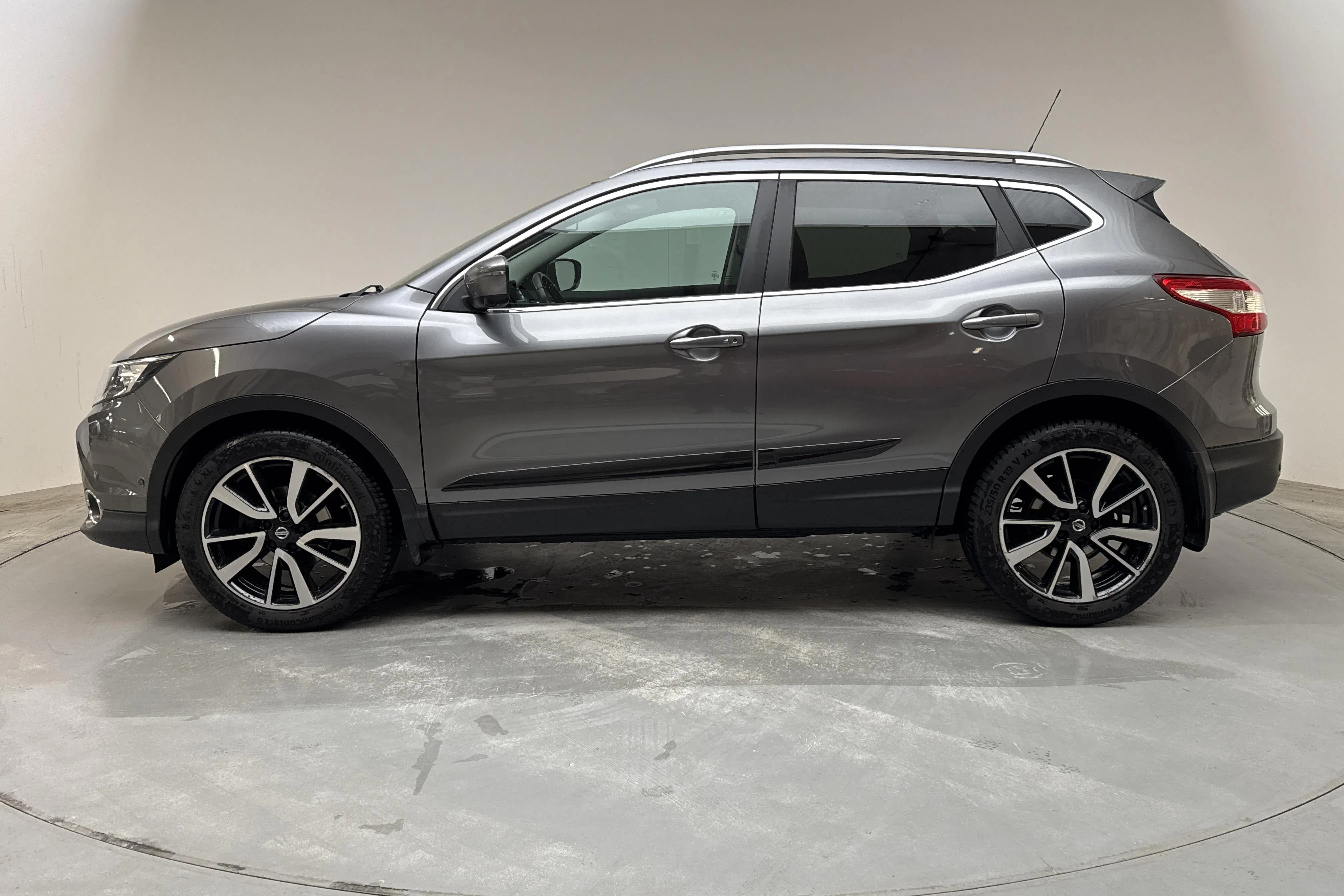 Presentation photo 2 of 17: Nissan Qashqai 1.2 (115hk) - 99 800 km - Automatic - gray - 2015