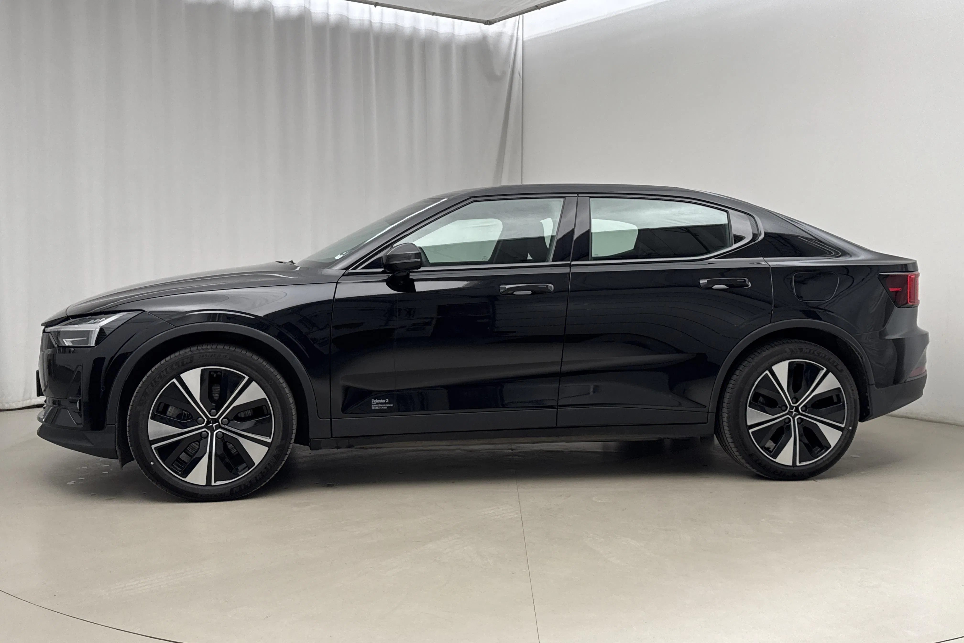Presentationsfoto 2 av 24: Polestar 2 Long range Single motor (231hk) - 4 415 mil - Automat - svart - 2023