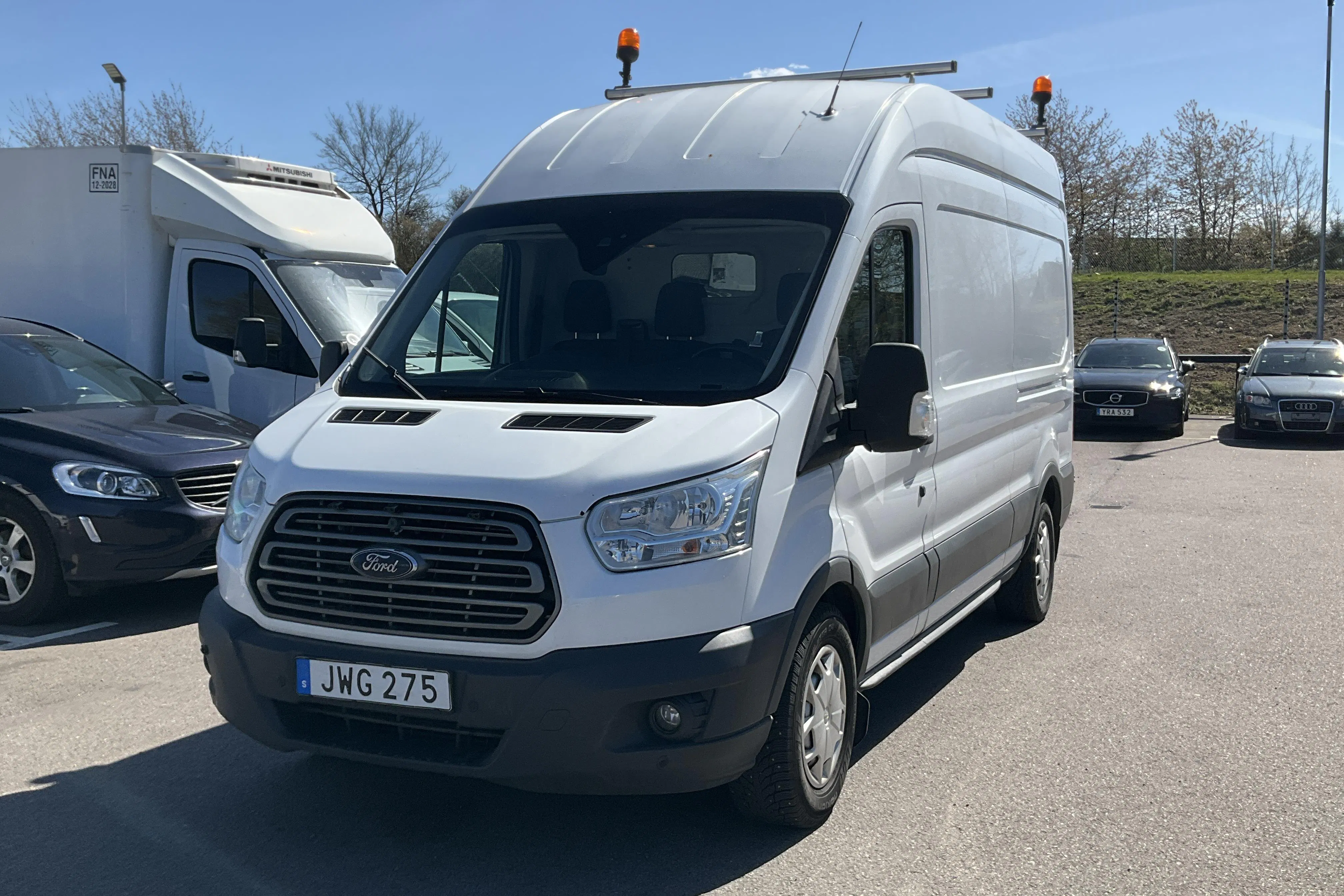 Presentationsfoto 1 av 14: Ford Transit 350 2.2 TDCi Skåp 2WD (125hk) - 15 516 mil - Manuell - vit - 2016