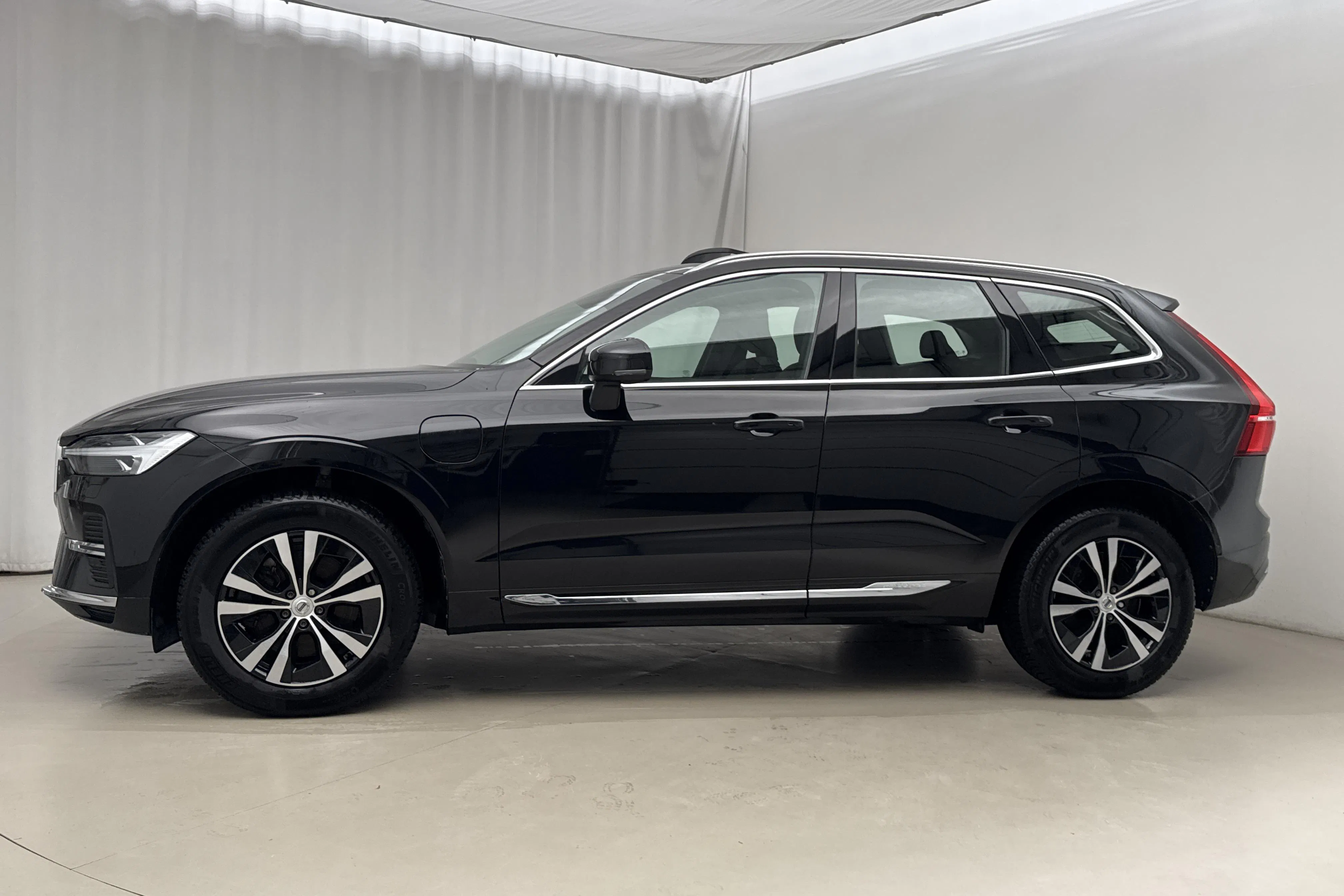 Presentation photo 2 of 23: Volvo XC60 T6 AWD Recharge (350hk) - 60 890 km - Automatic - black - 2023