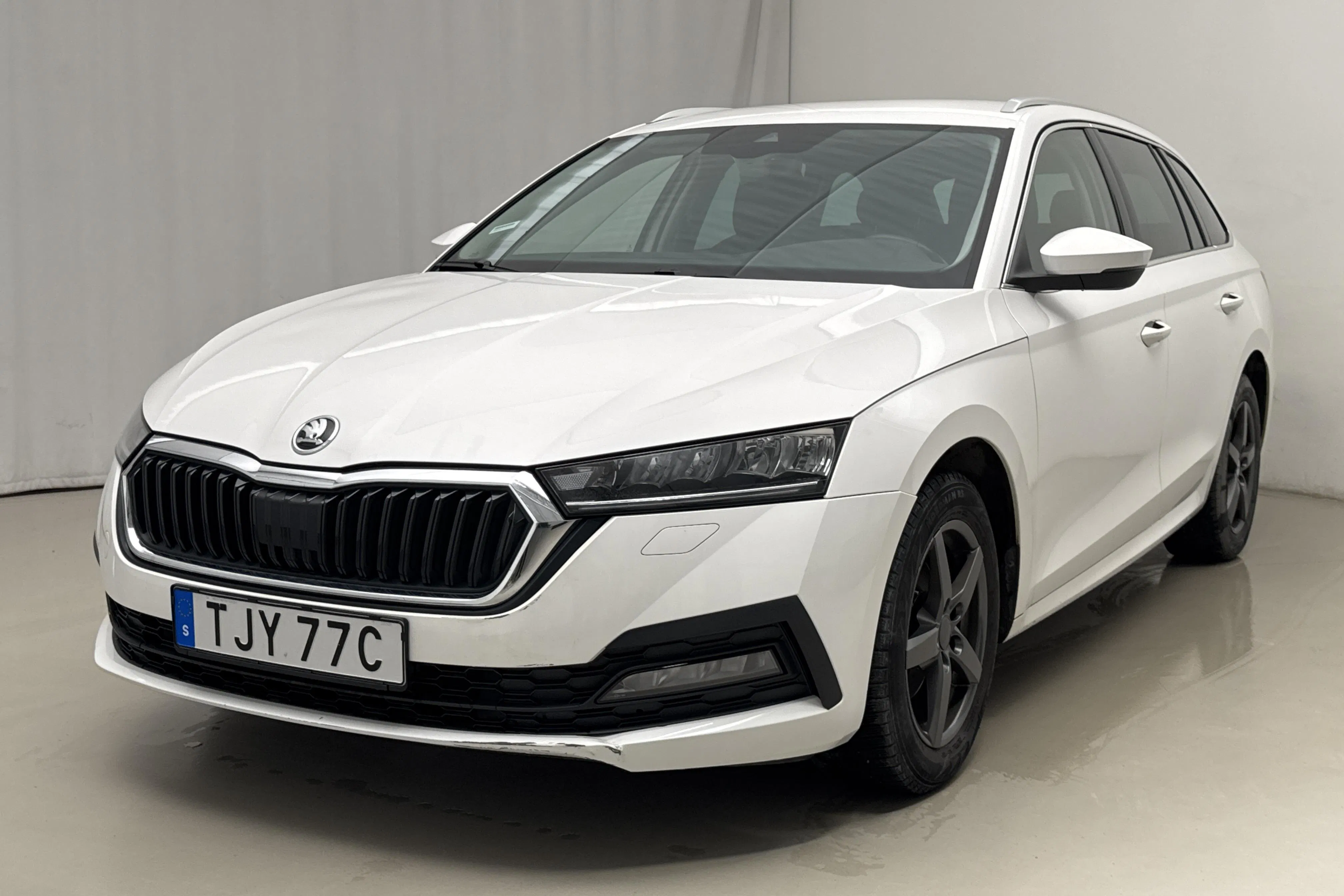 Presentation photo 1 of 18: Skoda Octavia G-TEC 1.5 TSI Combi (130hk) - 101 320 km - Automatic - white - 2022