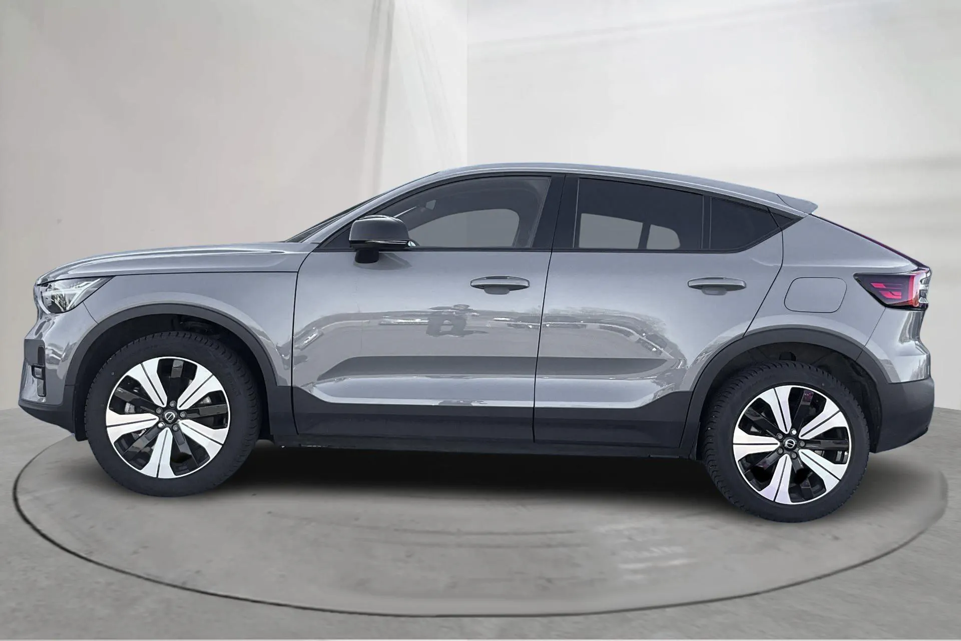 Presentationsfoto 2 av 23: Volvo C40 Recharge (231hk) - 9 840 mil - Automat - grå - 2023