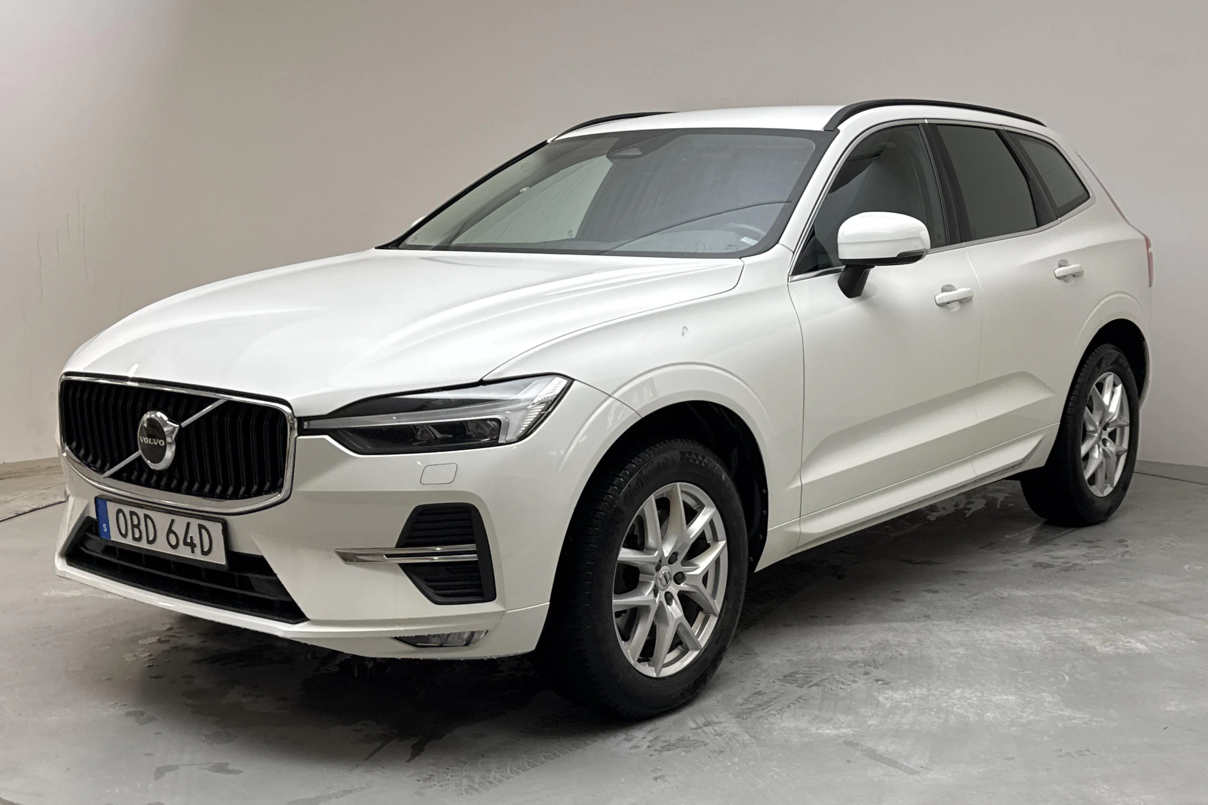 Presentation photo 1 of 16: Volvo XC60 B4 AWD Mildhybrid, Diesel (197hk) - 187 190 km - Automatic - white - 2022