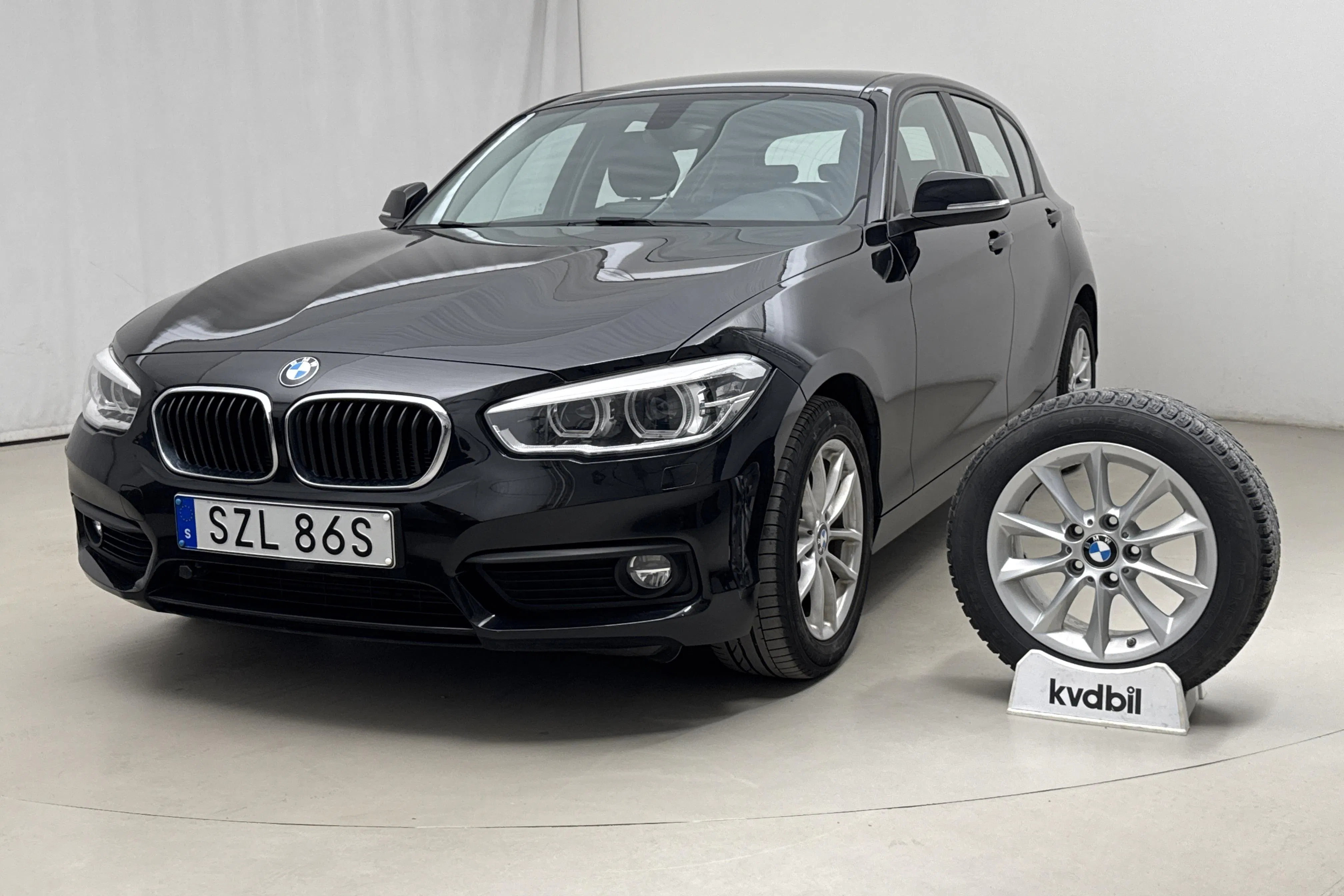 Presentation photo 1 of 16: BMW 118i 5dr, F20 (136hk) - 47 540 km - Manual - black - 2019