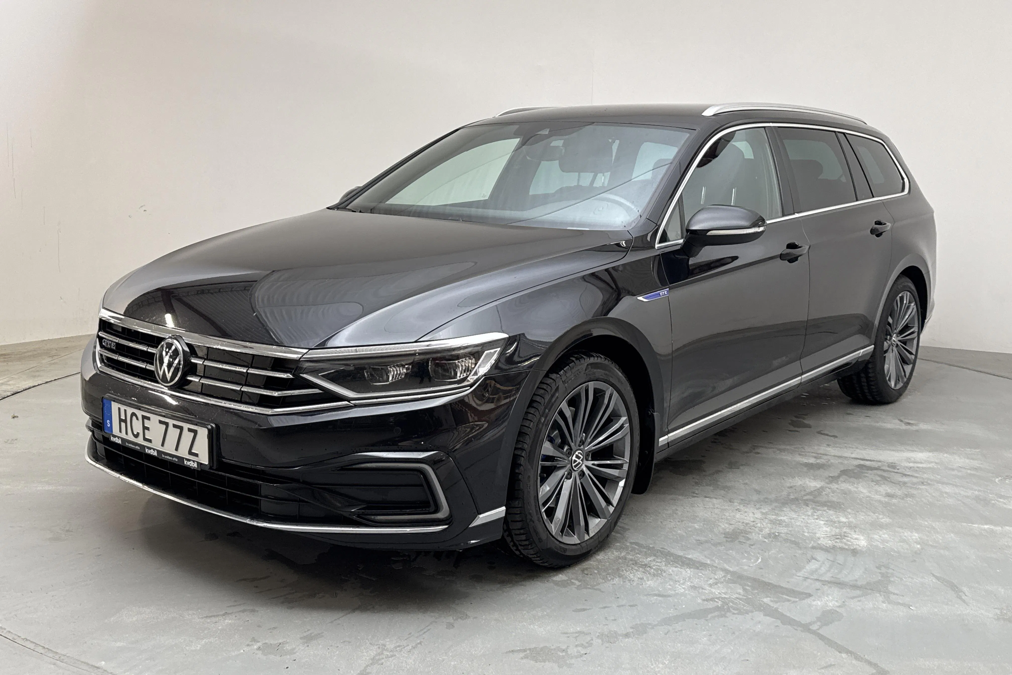Presentationsfoto 1 av 17: VW Passat 1.4 GTE Sportscombi (218hk) - 16 705 mil - Automat - svart - 2021