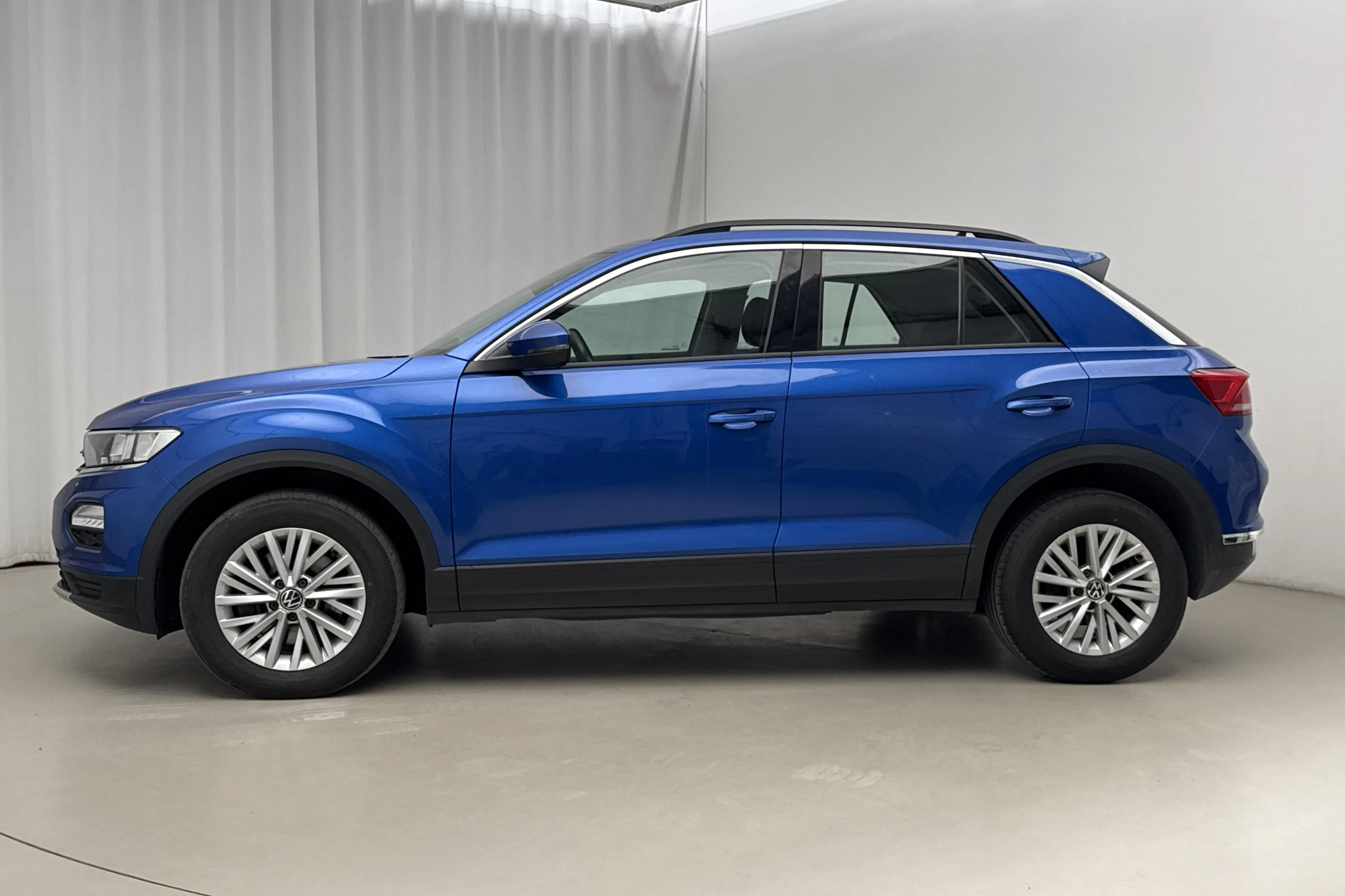 Presentation photo 2 of 17: VW T-Roc 2.0 TDI 4MOTION (150hk) - 150 480 km - Automatic - blue - 2021