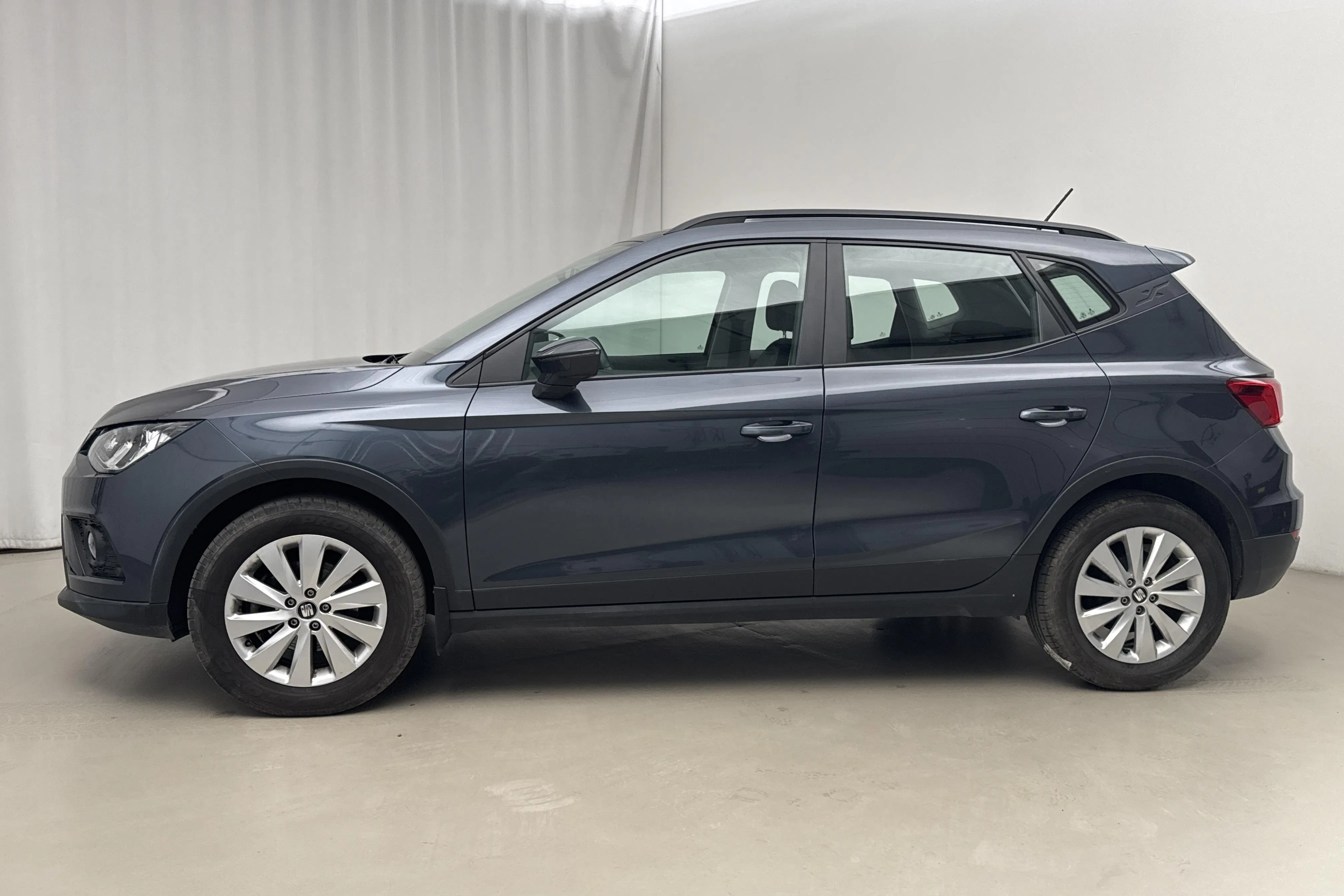 Presentationsfoto 2 av 15: Seat Arona 1.6 TDI 5dr (95hk) - 5 489 mil - Automat - Dark Grey - 2021