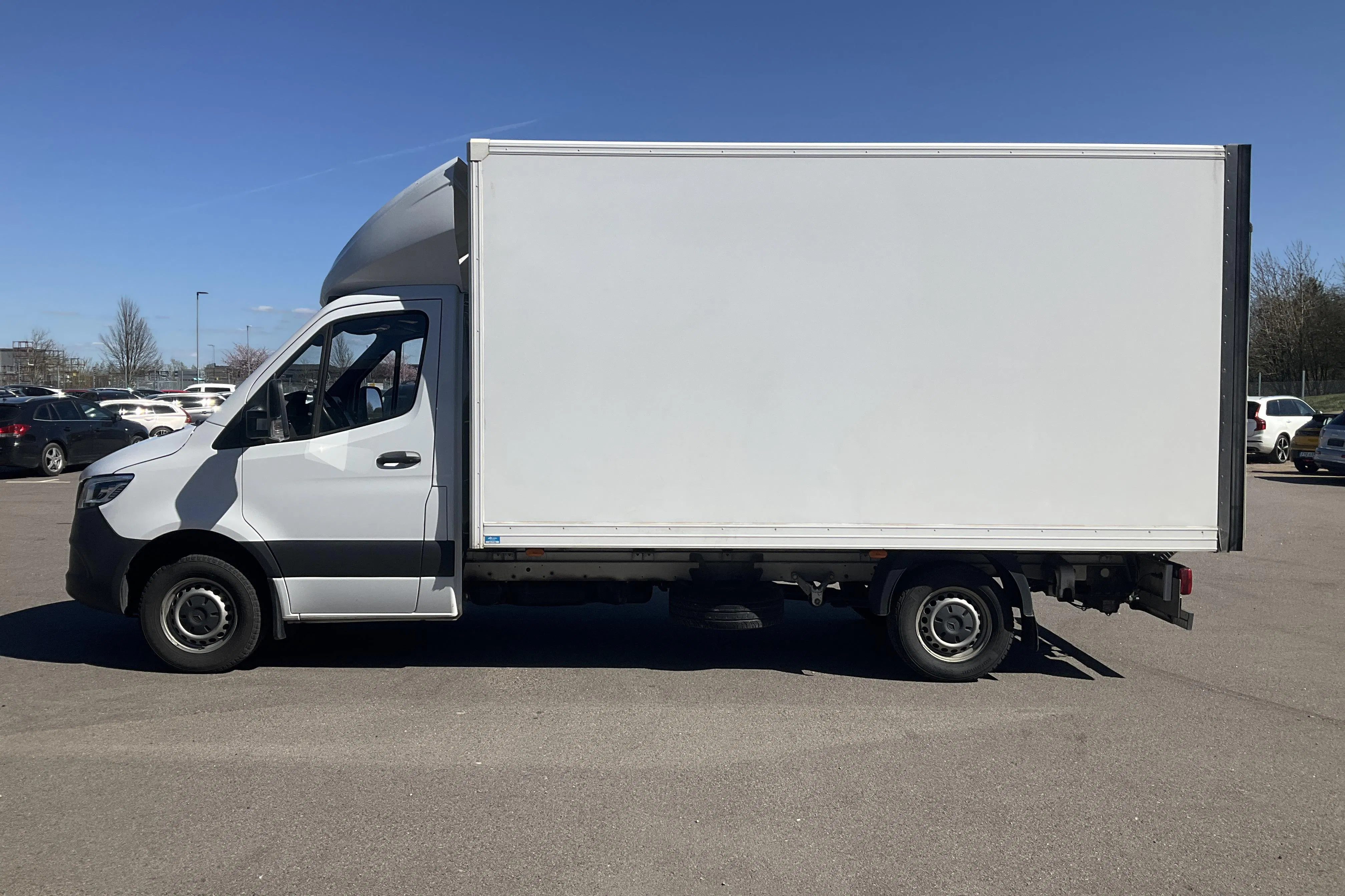 Presentationsfoto 2 av 17: Mercedes Sprinter 317 CDI Volymskåp RWD (170hk) - 5 322 mil - Automat - vit - 2024