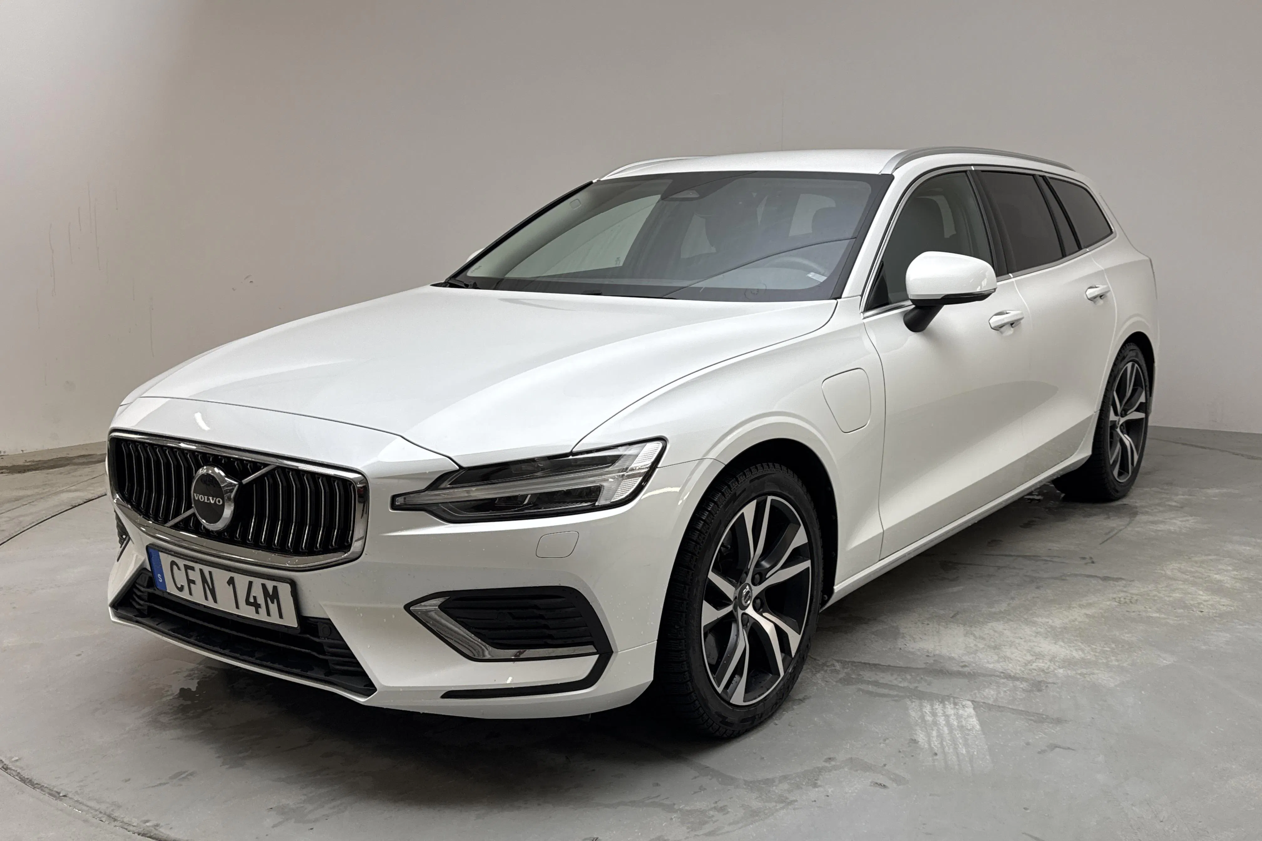 Volvo V60 T6 AWD Recharge (350hk)