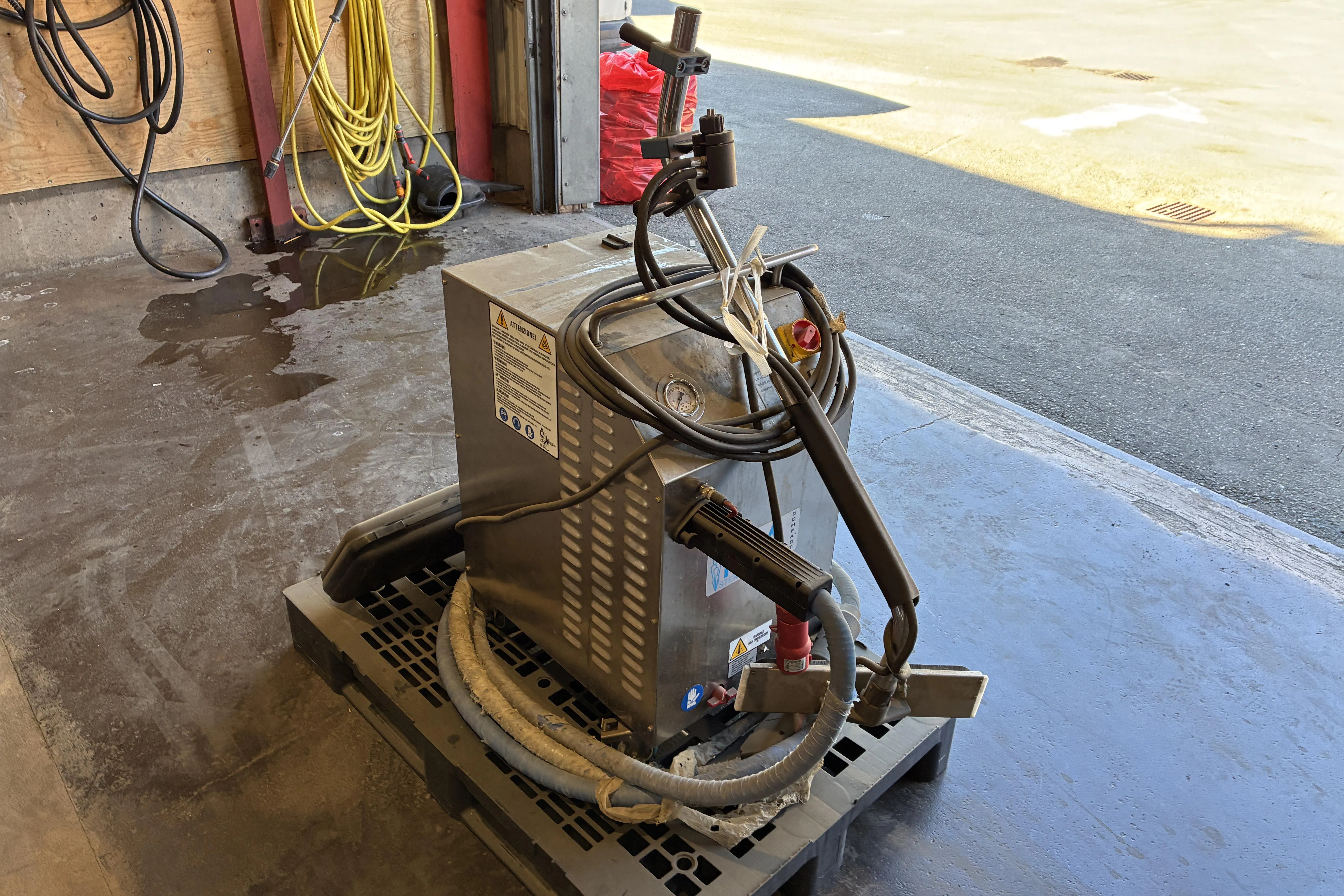 Presentationsfoto 1 av 11: Rea Steam Cleaning Ångtvätt (model COMPACT) - 0 km