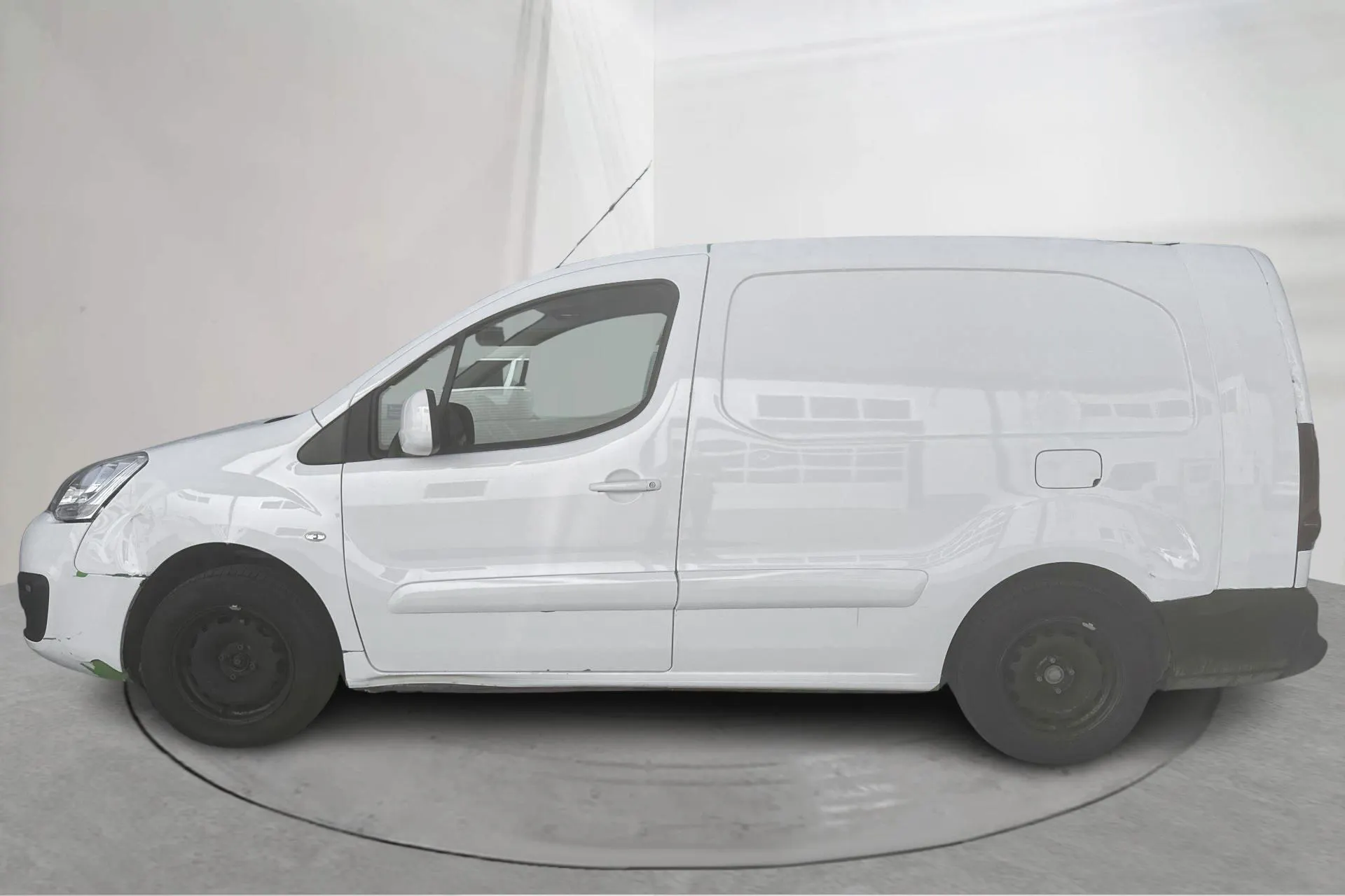 Presentationsfoto 2 av 14: Peugeot Partner 1.6 BlueHDI Skåp (100hk) - 14 774 mil - Manuell - 2018