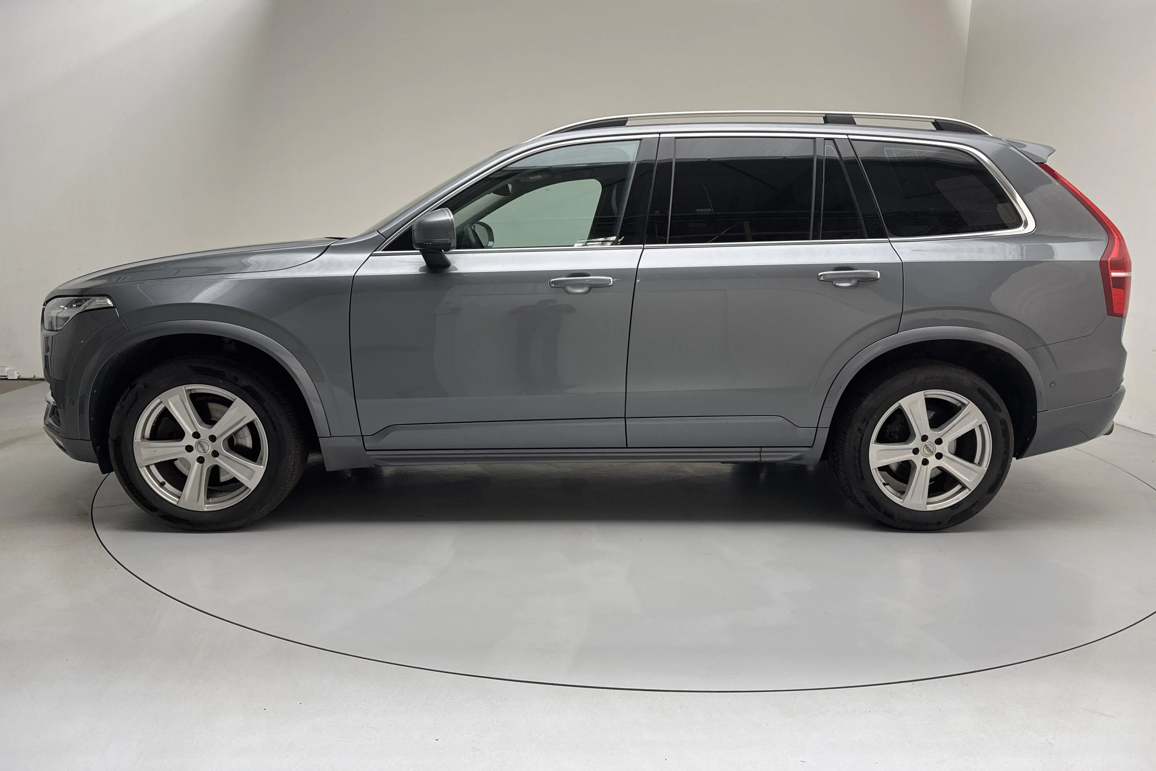 Presentationsfoto 2 av 17: Volvo XC90 D5 AWD (225hk) - 20 136 mil - Automat - Light Blue - 2016