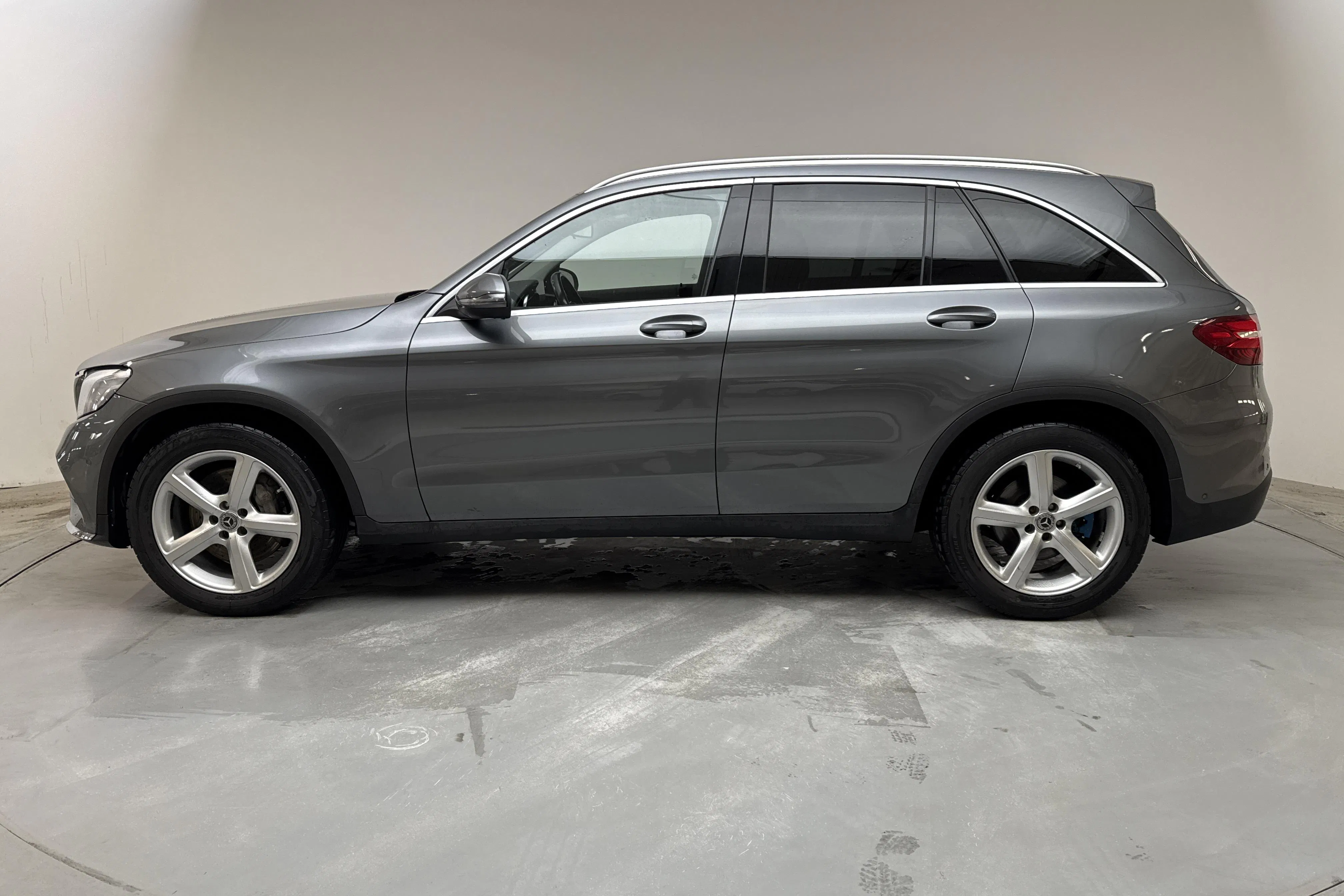 Presentationsfoto 2 av 15: Mercedes GLC 220 d 4MATIC X253 (170hk) - 8 799 mil - Automat - grå - 2019