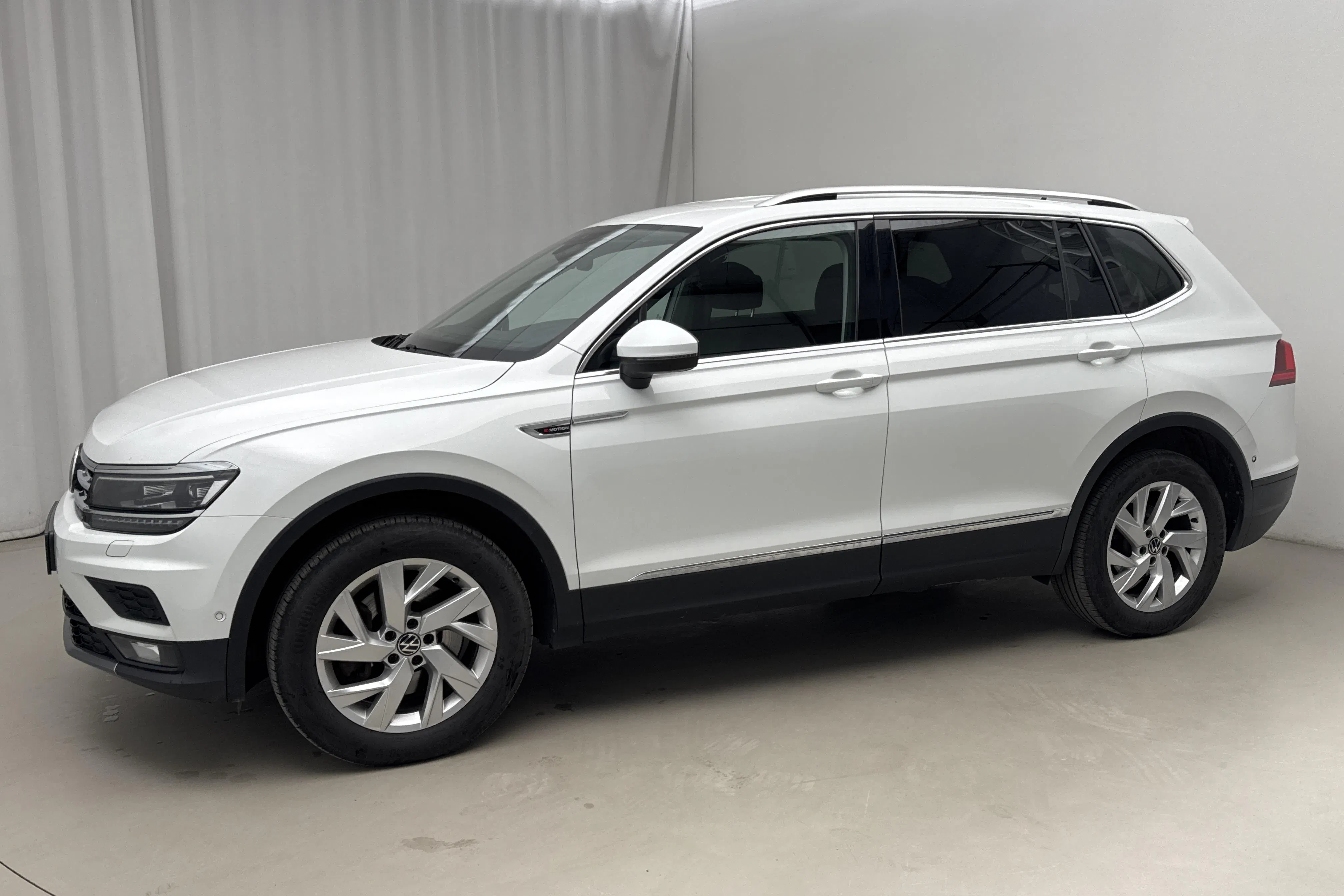 Presentationsfoto 2 av 20: VW Tiguan Allspace 2.0 TSI 4MOTION (190hk) - 9 170 mil - Automat - vit - 2019