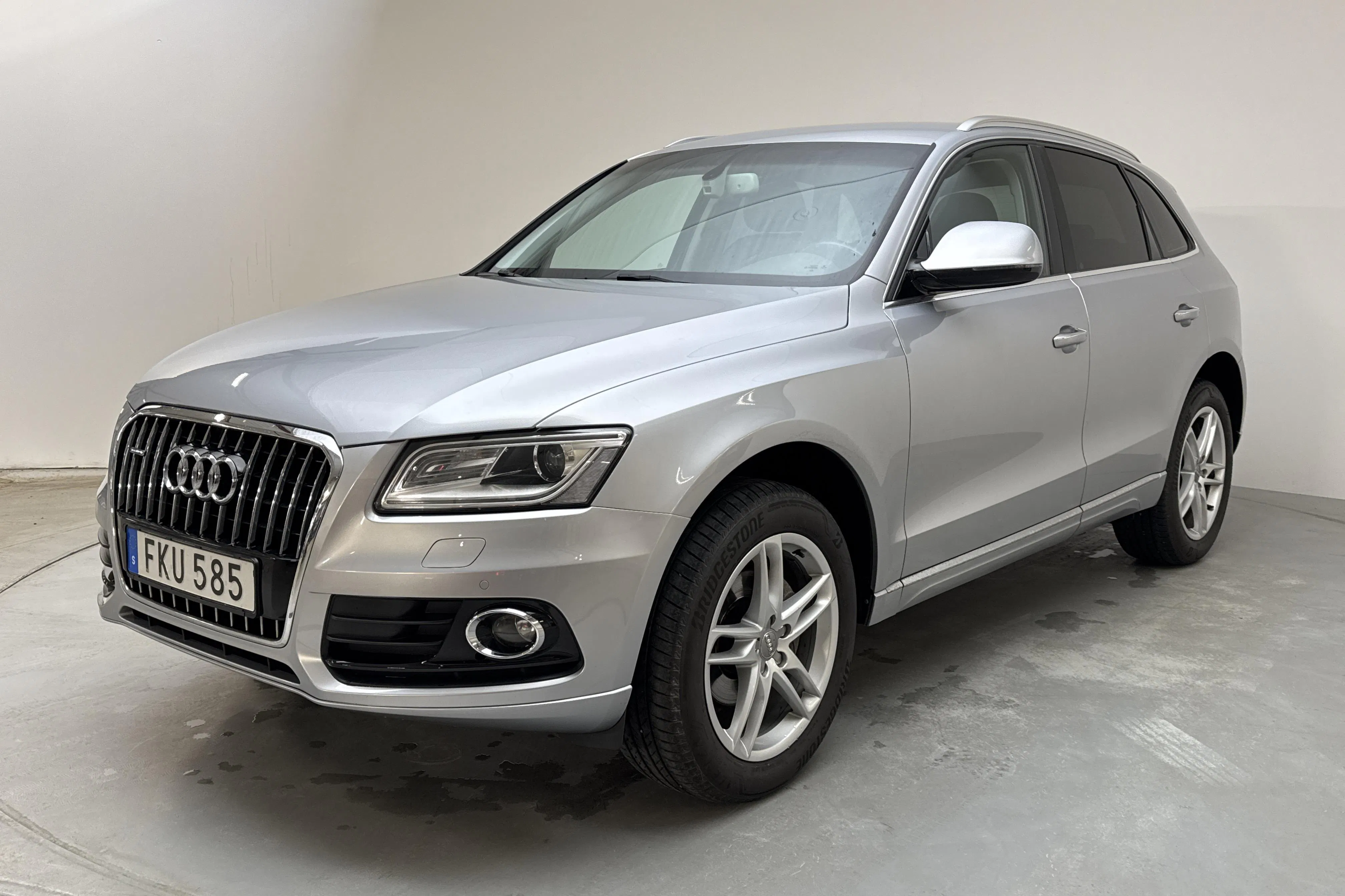 Presentationsfoto 1 av 12: Audi Q5 2.0 TDI clean diesel quattro (190hk) - 18 225 mil - Automat - silver - 2015