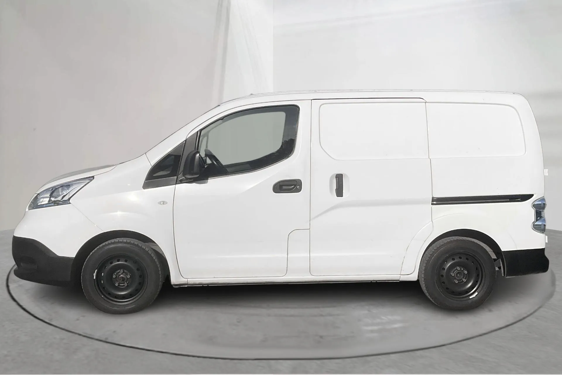 Presentationsfoto 2 av 14: Nissan e-NV200 40kWh (109hk) - 7 780 mil - Automat - vit - 2019