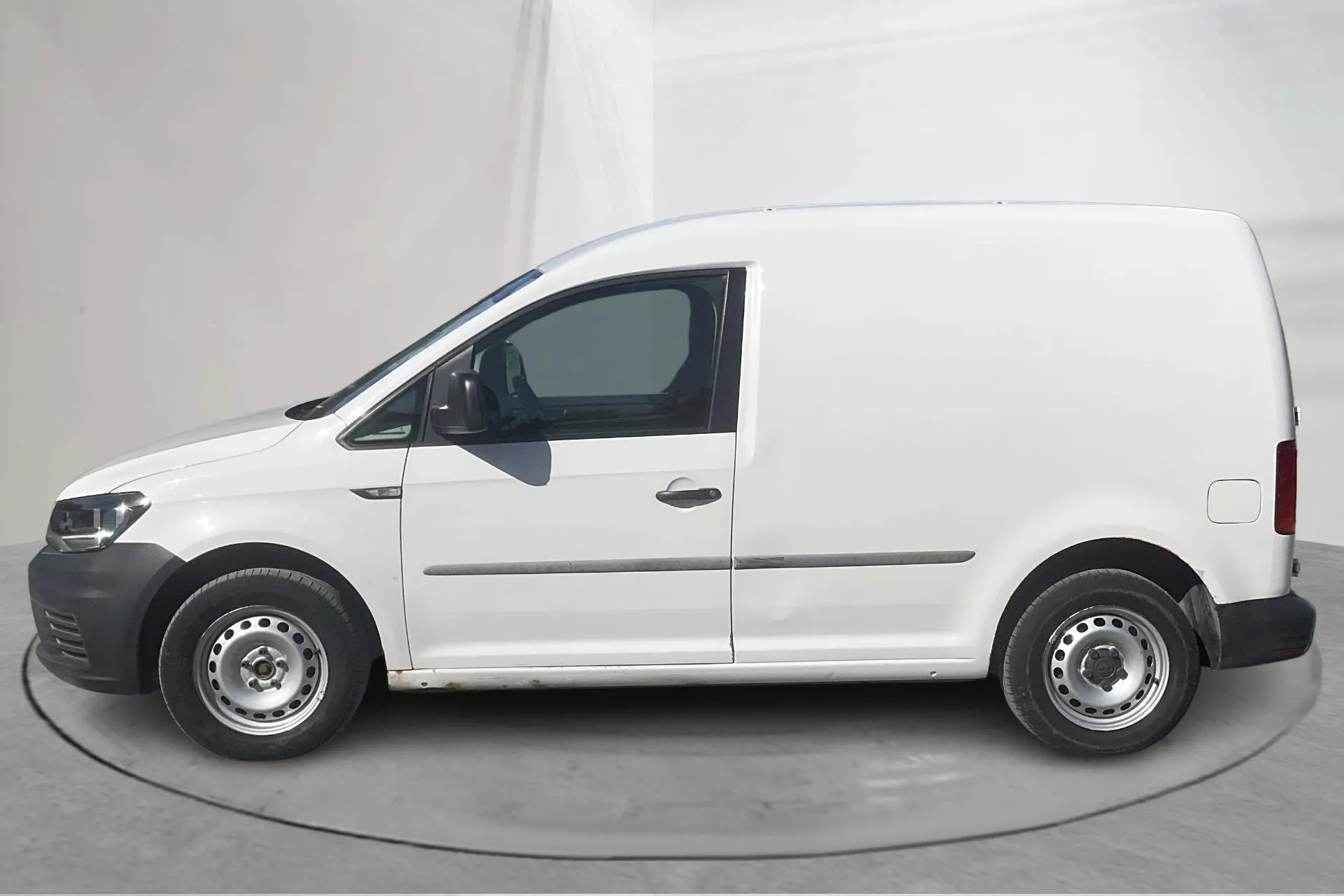 Presentationsfoto 2 av 13: VW Caddy 2.0 TDI Skåp (102hk) - 11 918 mil - Automat - vit - 2016