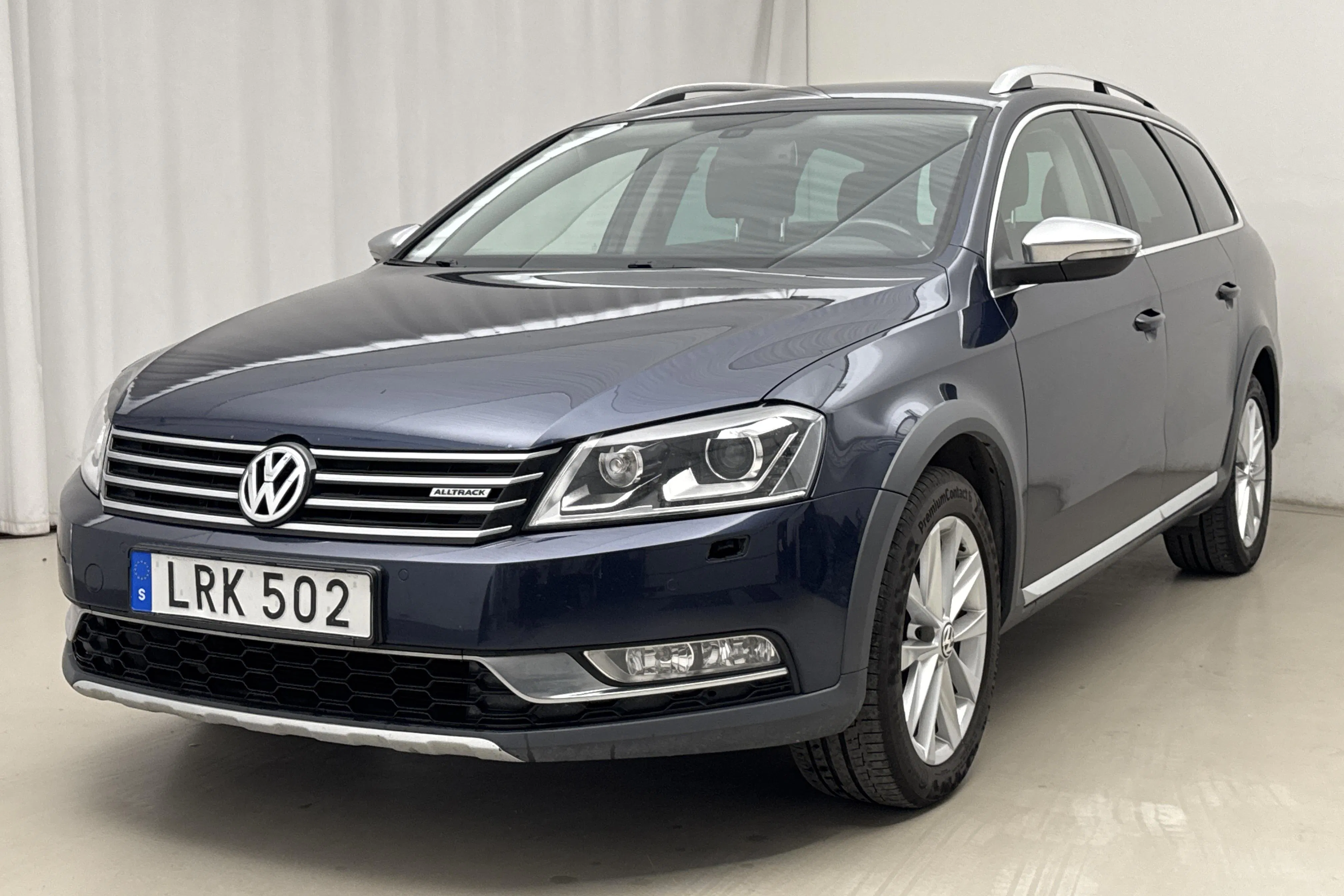 Presentation photo 1 of 18: VW Passat Alltrack 2.0 TDI BlueMotion Technology 4Motion (177hk) - 179 850 km - Automatic - Dark Blue - 2015