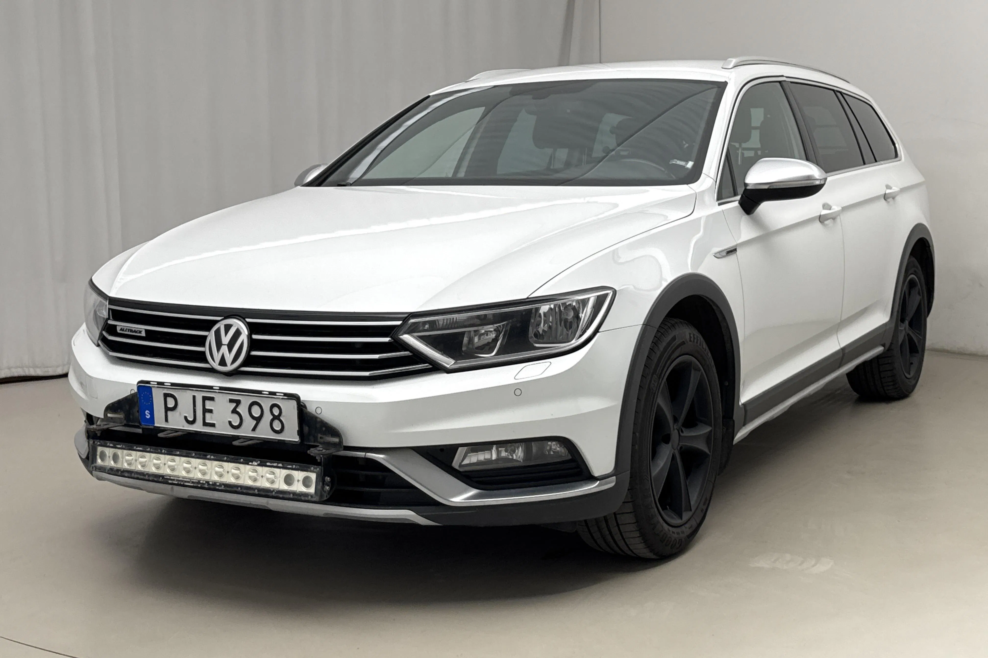 Presentationsfoto 1 av 22: VW Passat Alltrack 2.0 TDI 4MOTION (190hk) - 17 041 mil - Automat - vit - 2017