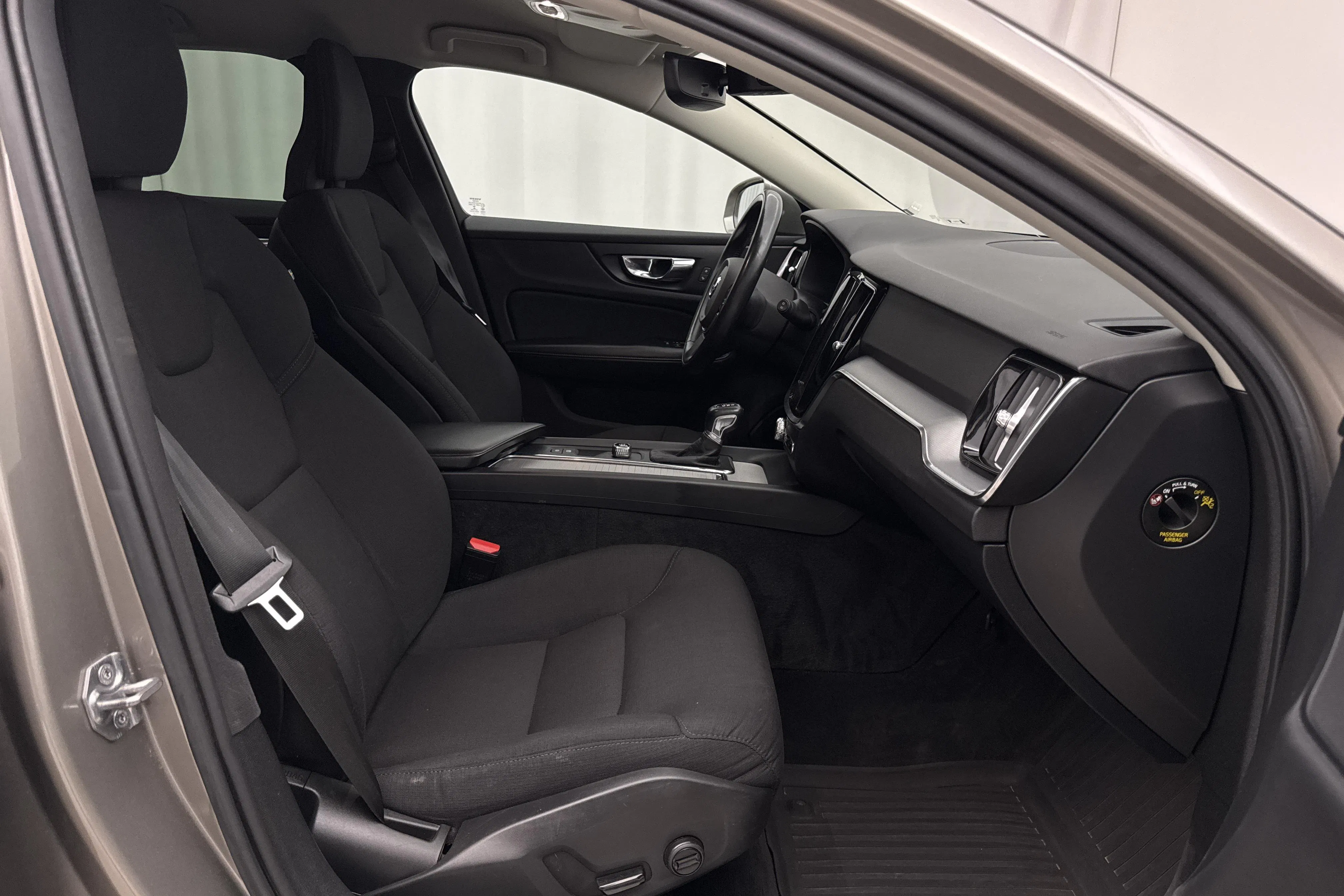 Presentationsfoto 23 av 23: Volvo V60 D4 Cross Country AWD (190hk) - 16 245 mil - Automat - grå - 2020