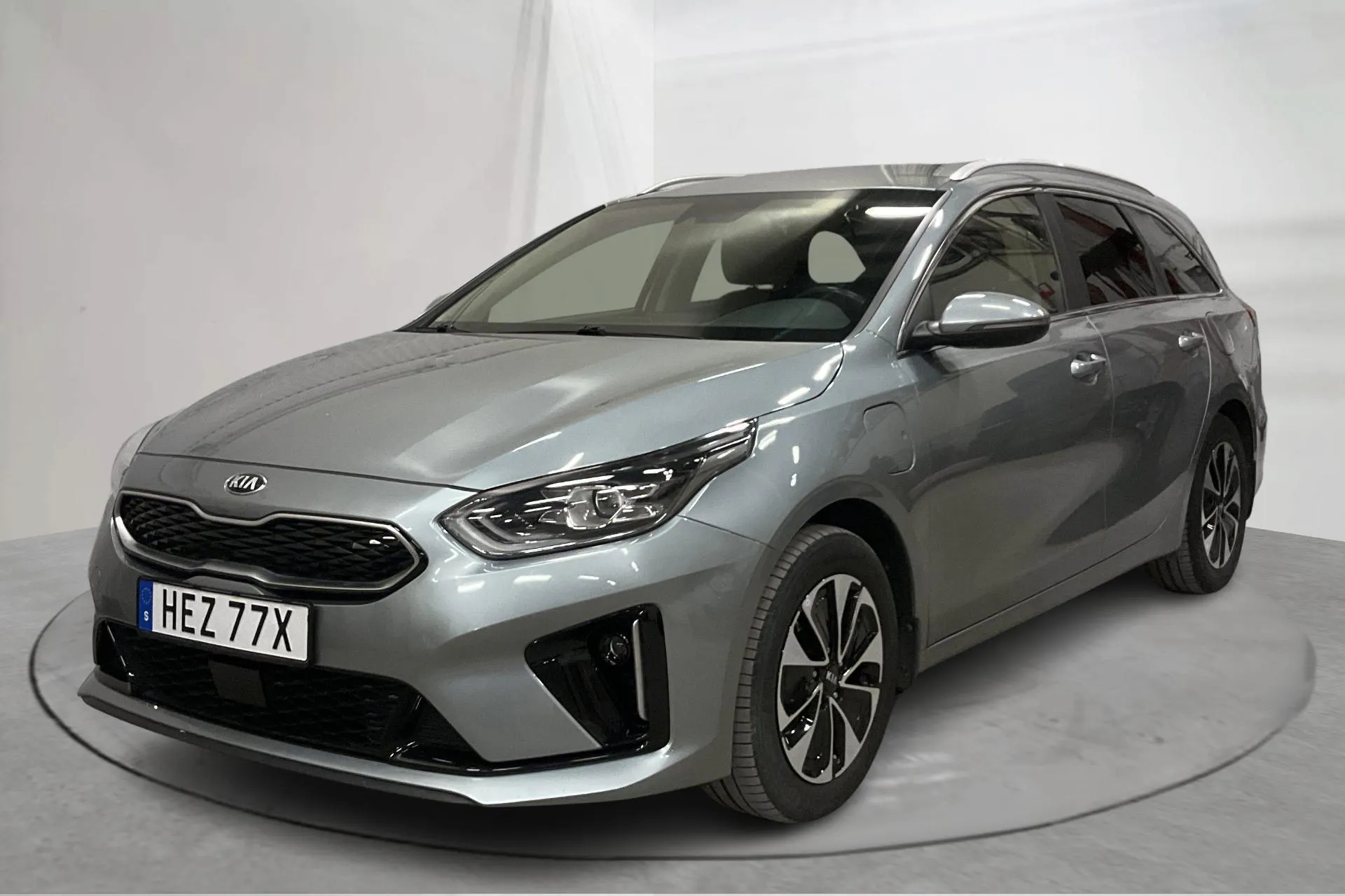 Esitlusfoto 1 aadressil 19: KIA Ceed 1.6 Plug-in Hybrid SW (141hk) - 78 910 km - Automaatne - hall - 2020