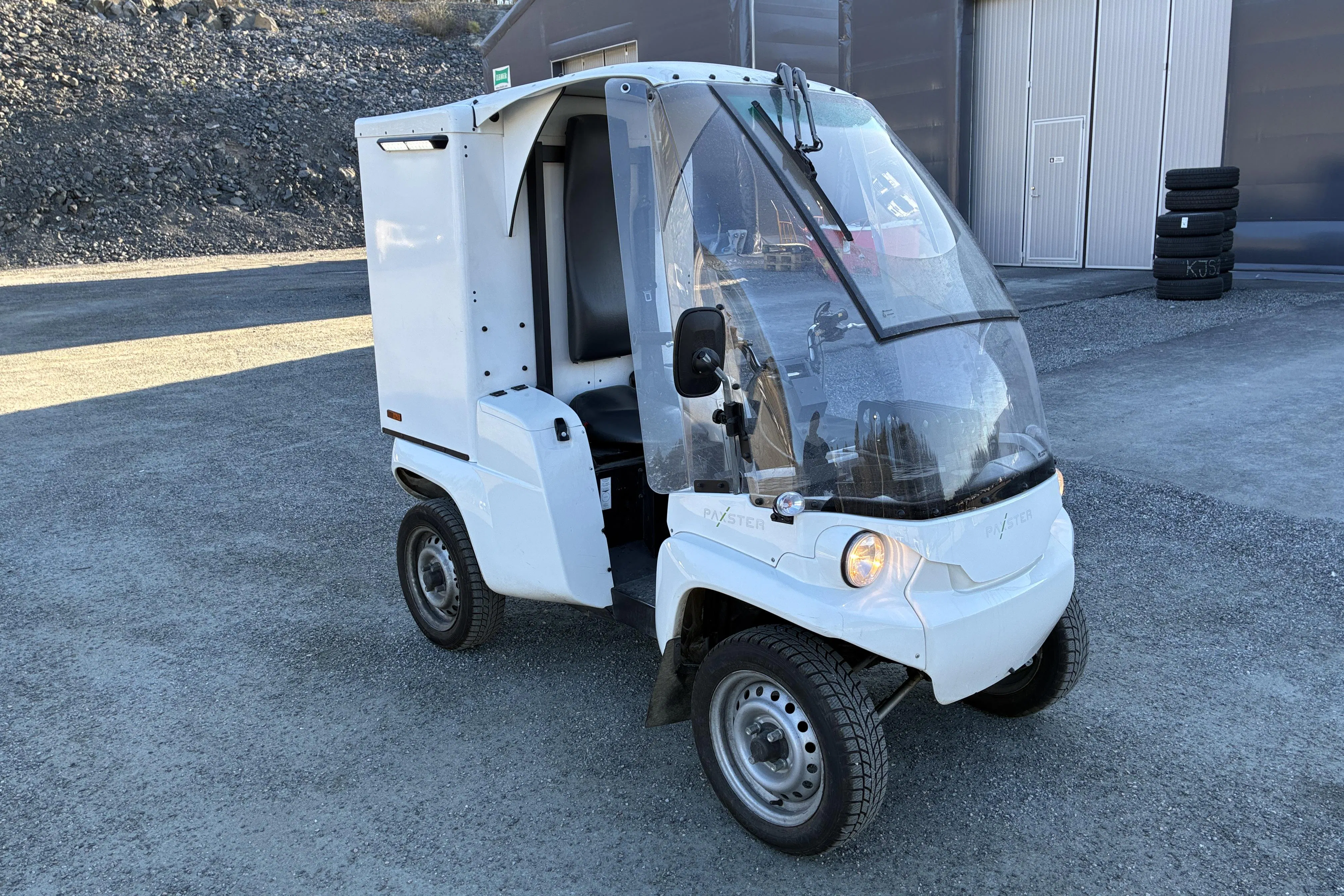 Presentationsfoto 2 av 63: PAXSTER EDV 1601 - 21 432 km - vit - 2018