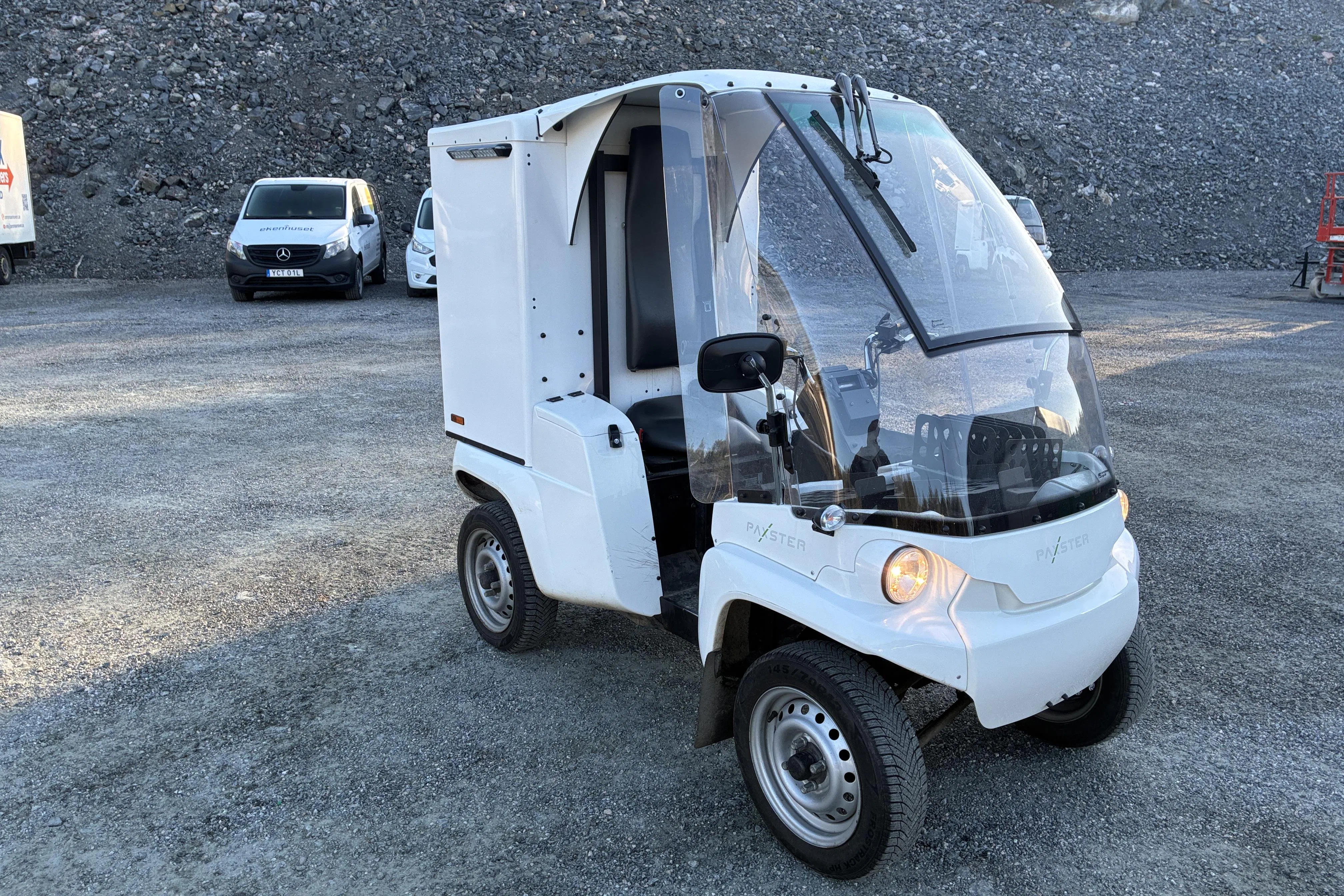 Presentationsfoto 2 av 58: PAXSTER L6e-BU - 11 557 km - vit - 2018