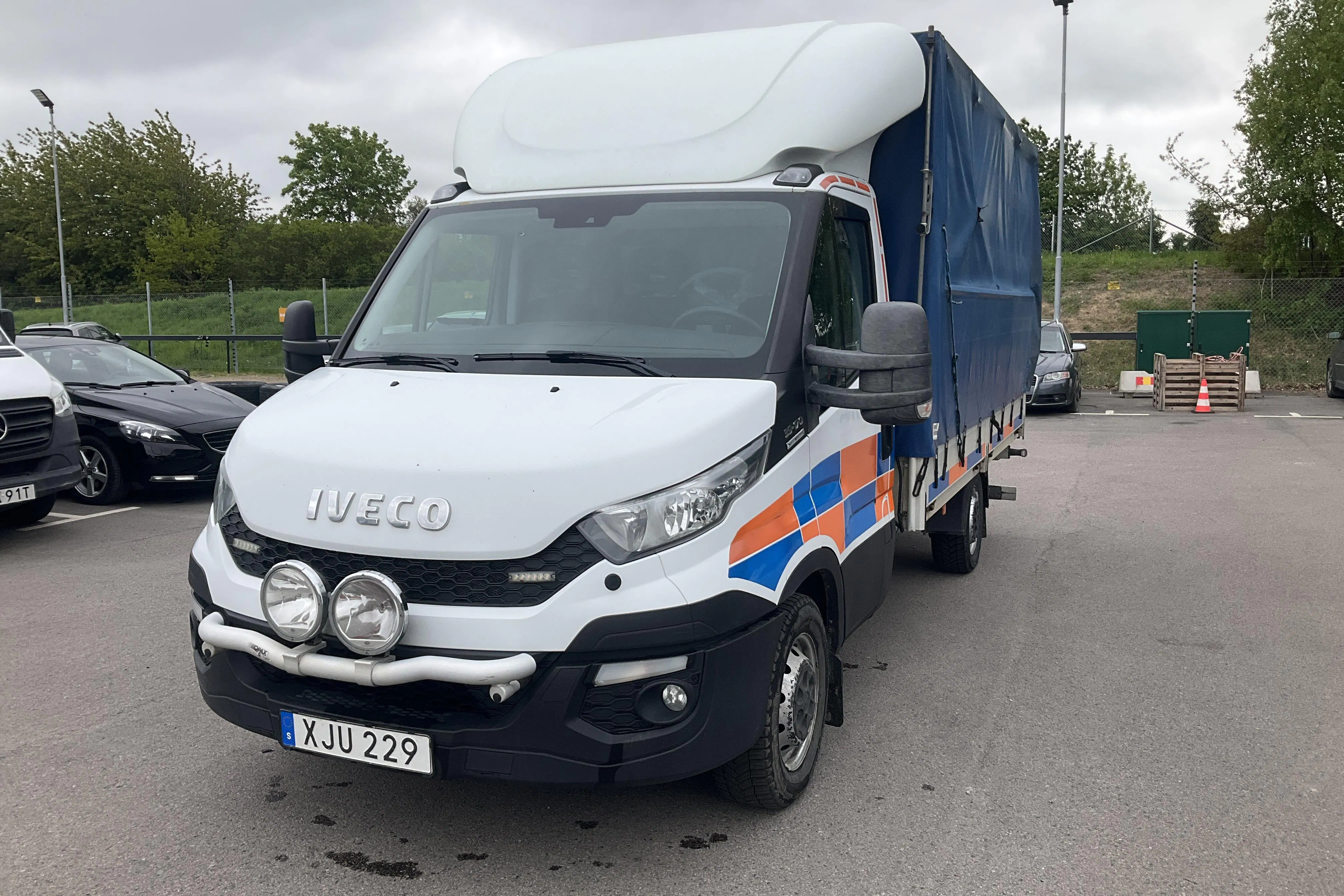Presentationsfoto 1 av 13: Iveco Daily 35 3.0 (170hk) - 23 823 mil - Automat - vit - 2016