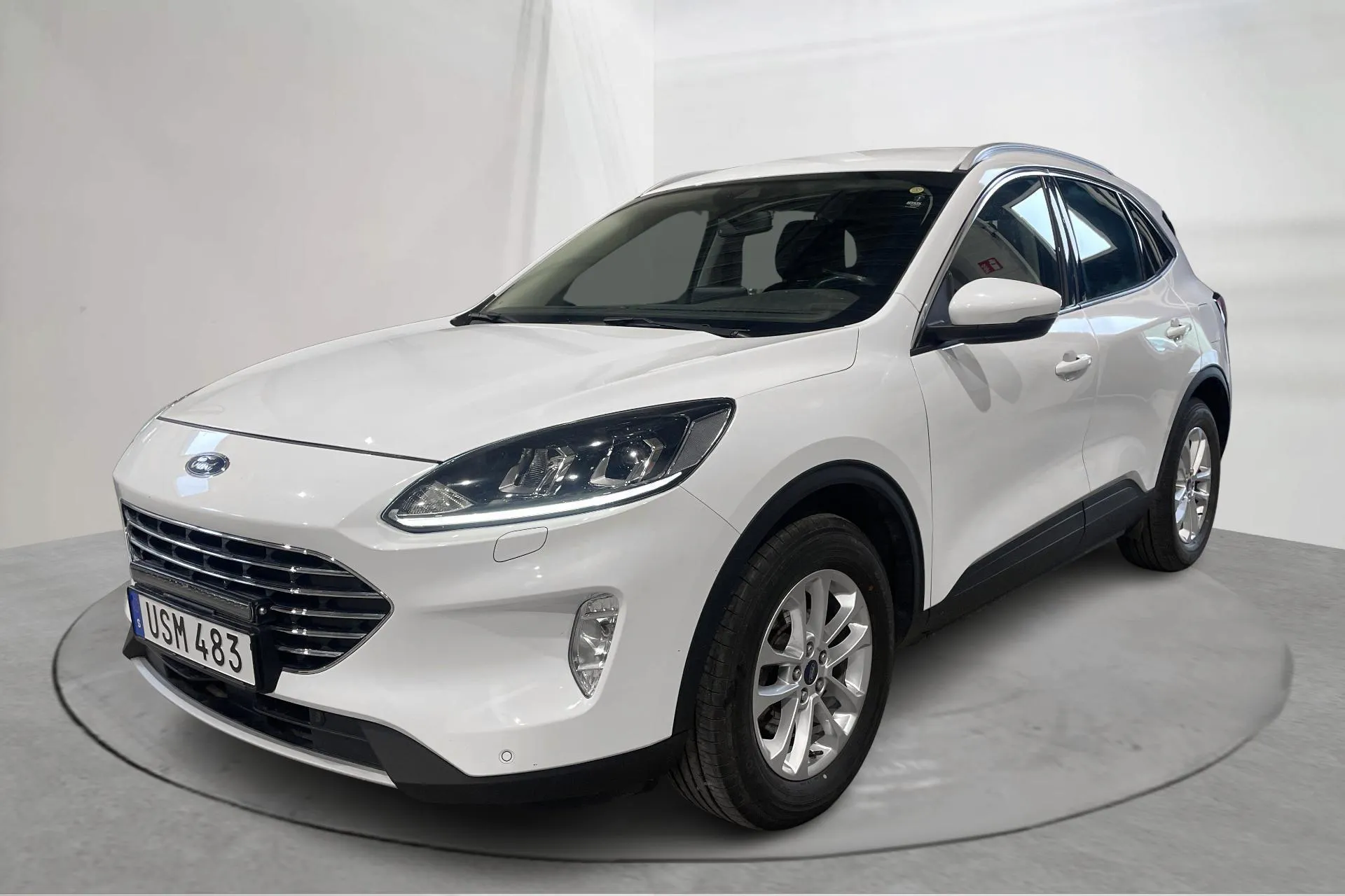 Presentationsfoto 1 av 15: Ford Kuga 2.0T EcoBlue AWD (190hk) - 12 238 mil - Automat - vit - 2021