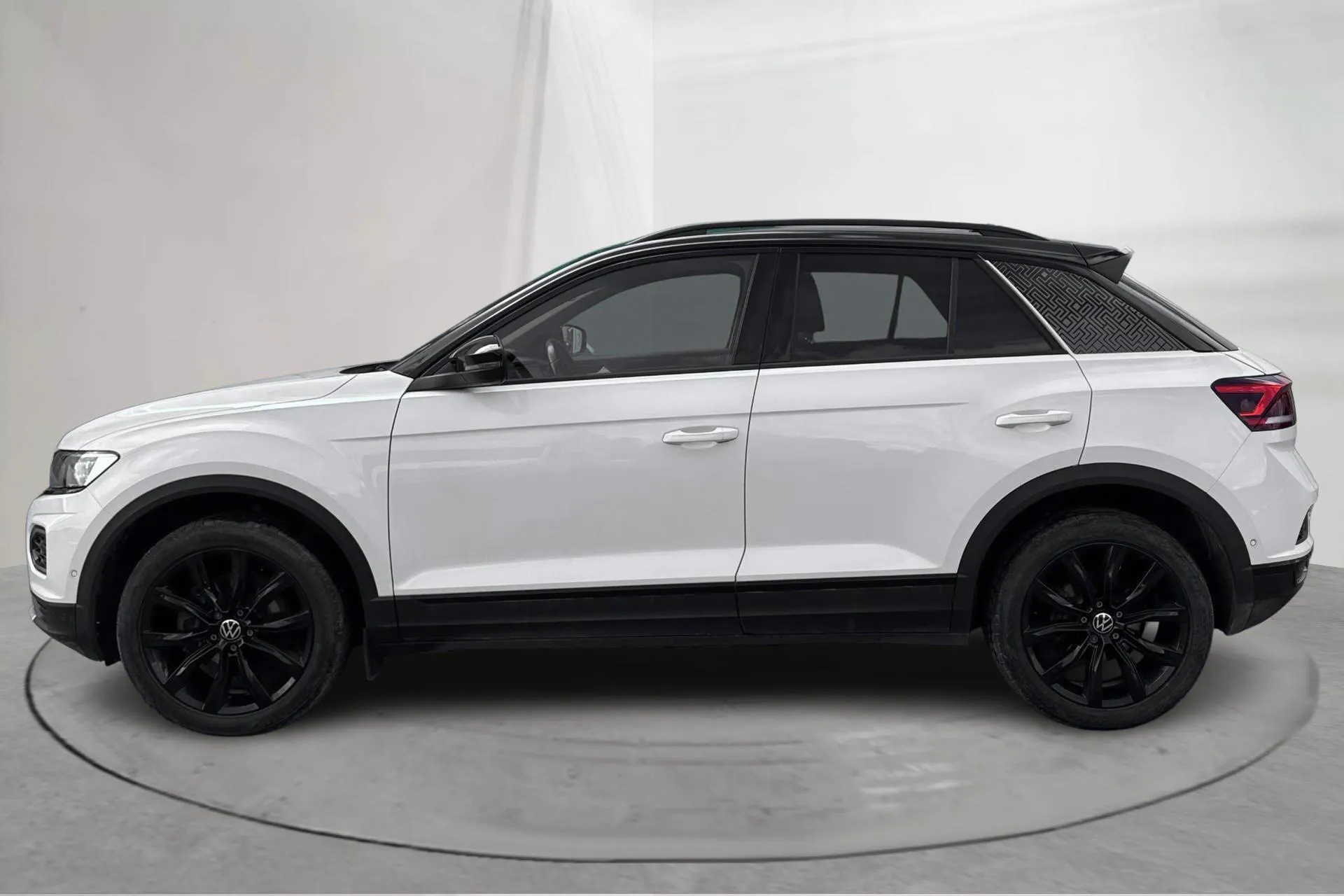 Presentation photo 2 of 16: VW T-Roc 2.0 TSI 4MOTION (190hk) - 94 090 km - Automatic - white - 2022
