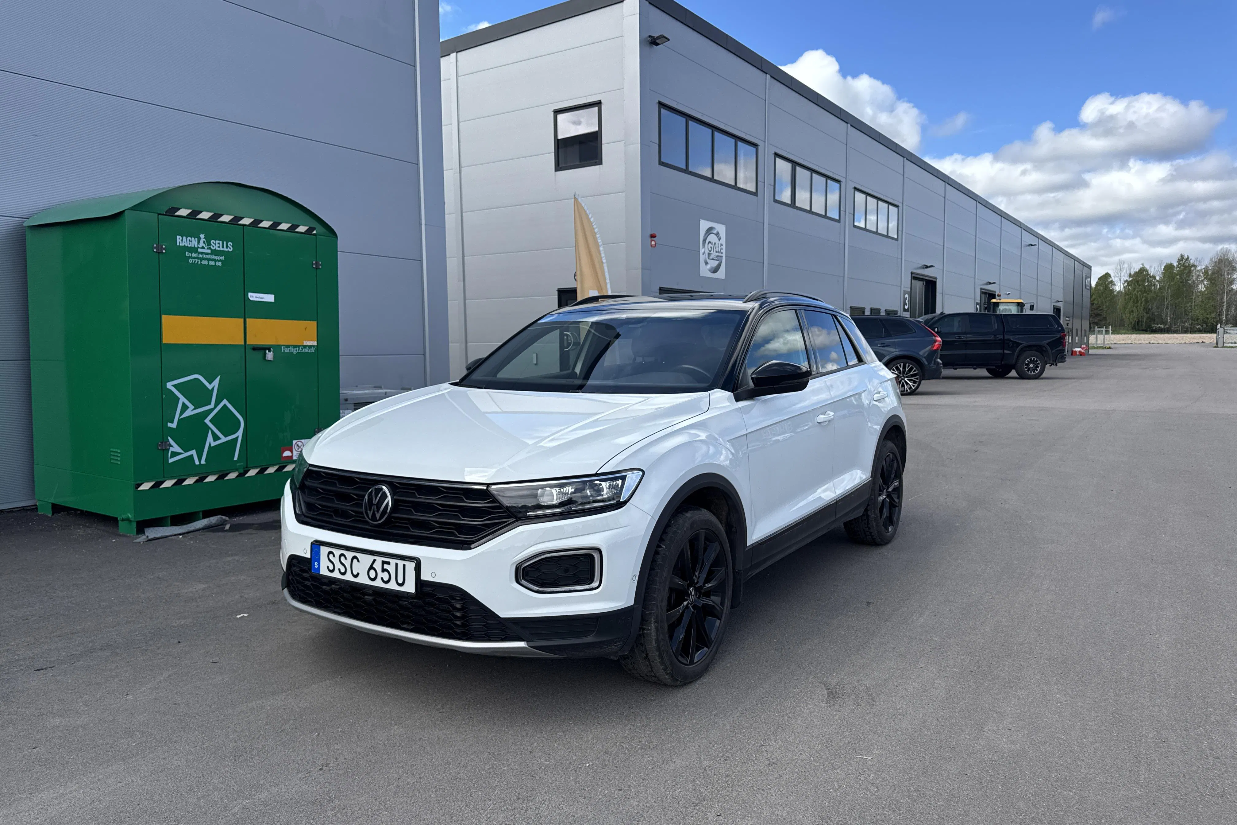 Presentation photo 1 of 15: VW T-Roc 2.0 TSI 4MOTION (190hk) - 94 090 km - Automatic - white - 2022