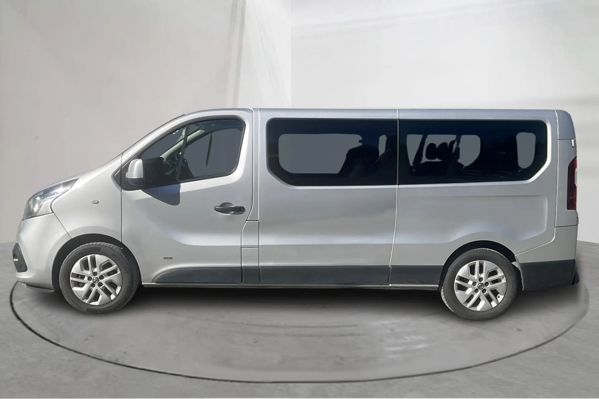 Presentationsfoto 2 av 13: Nissan NV300 1.6 dCi (145hk) - 21 452 mil - Manuell - silver - 2017