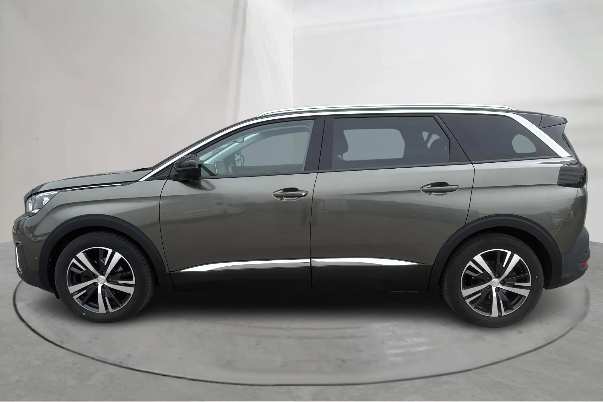 Presentationsfoto 2 av 15: Peugeot 5008 1.6 BlueHDi (120hk) - 13 240 mil - Automat - grå - 2018