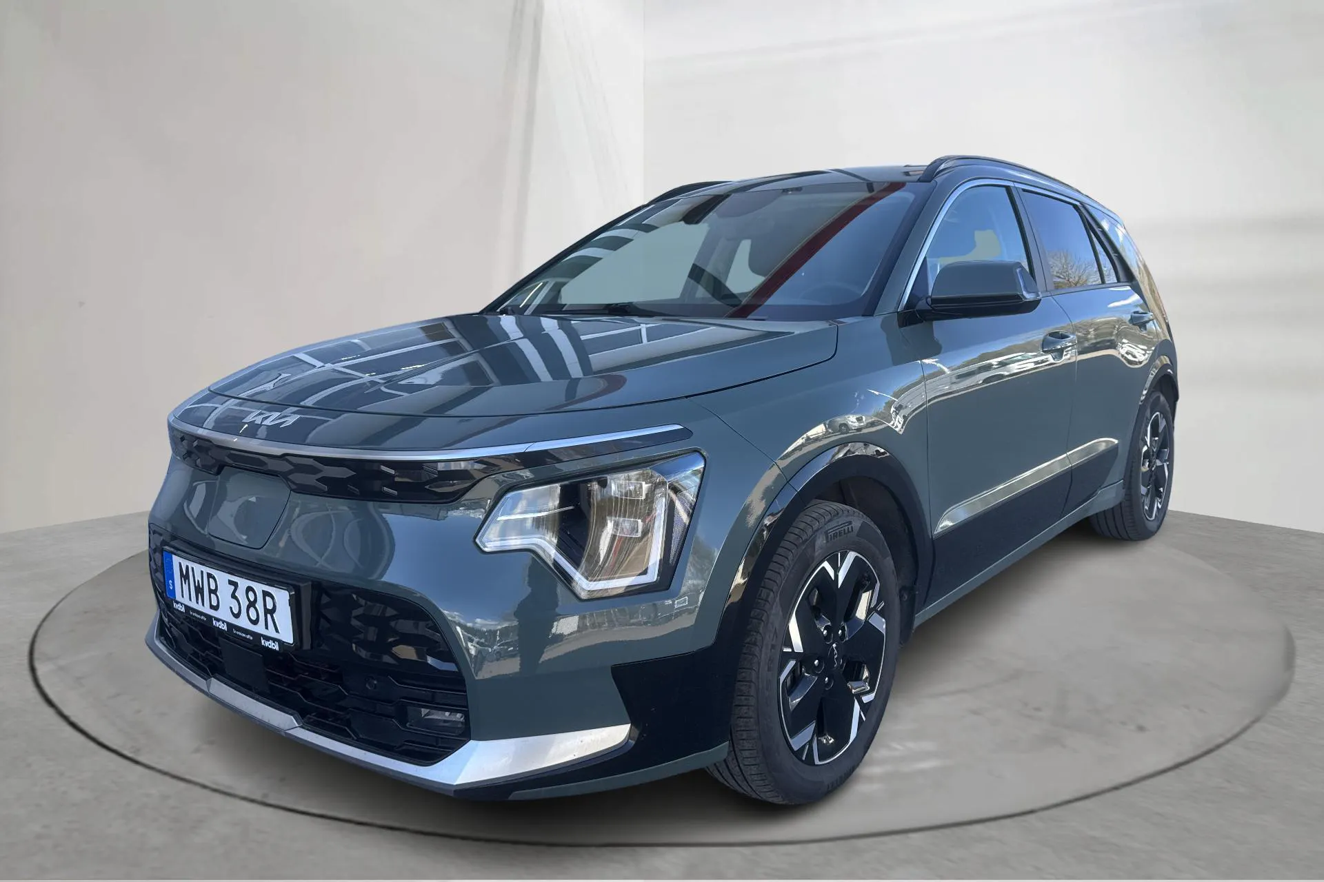 Presentationsfoto 1 av 16: KIA Niro EV 65kWh (204hk) - 11 171 mil - Automat - grön - 2023