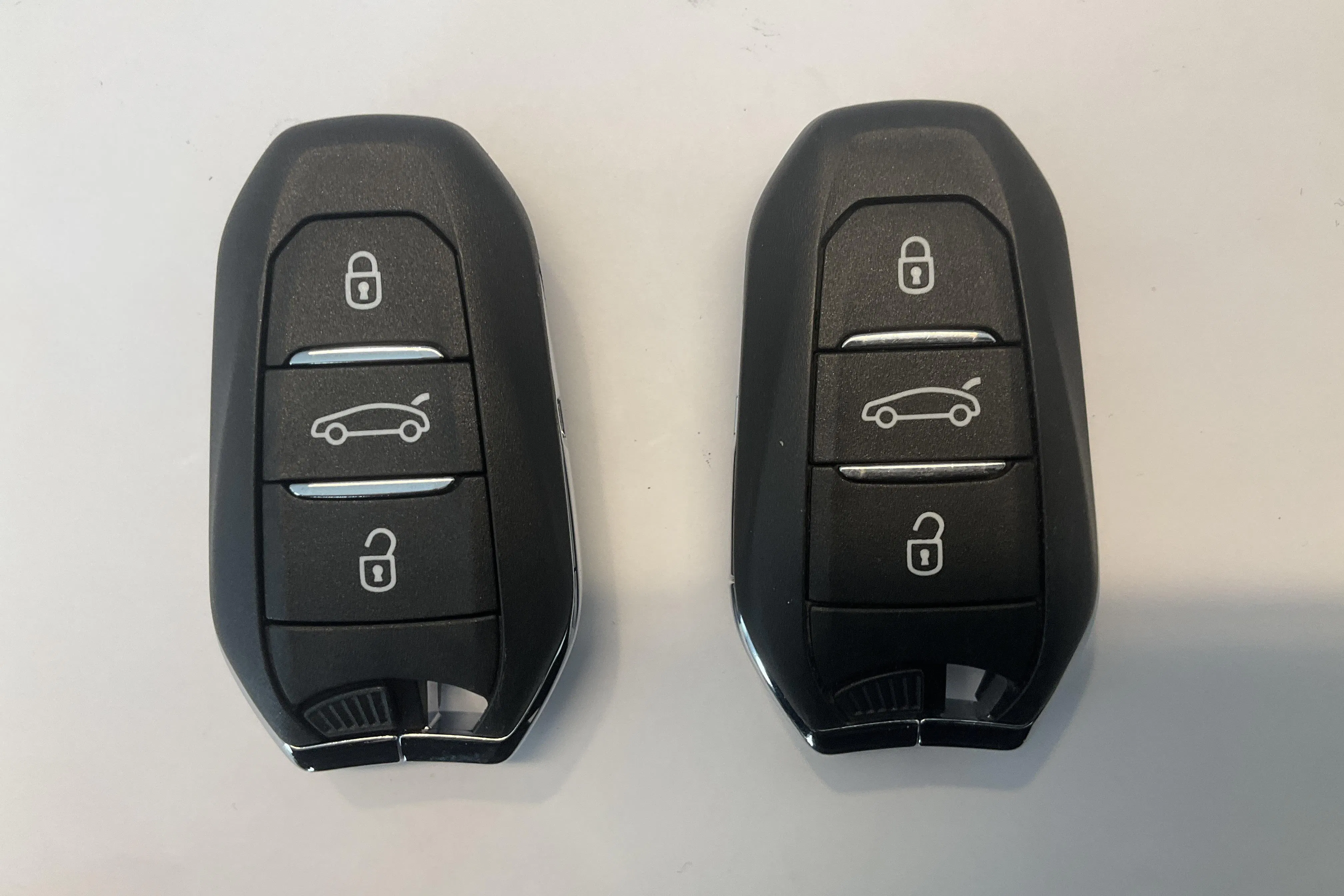 Presentationsfoto 15 av 15: Peugeot 408 PureTech (130hk) - 3 972 mil - Automat - blå - 2024