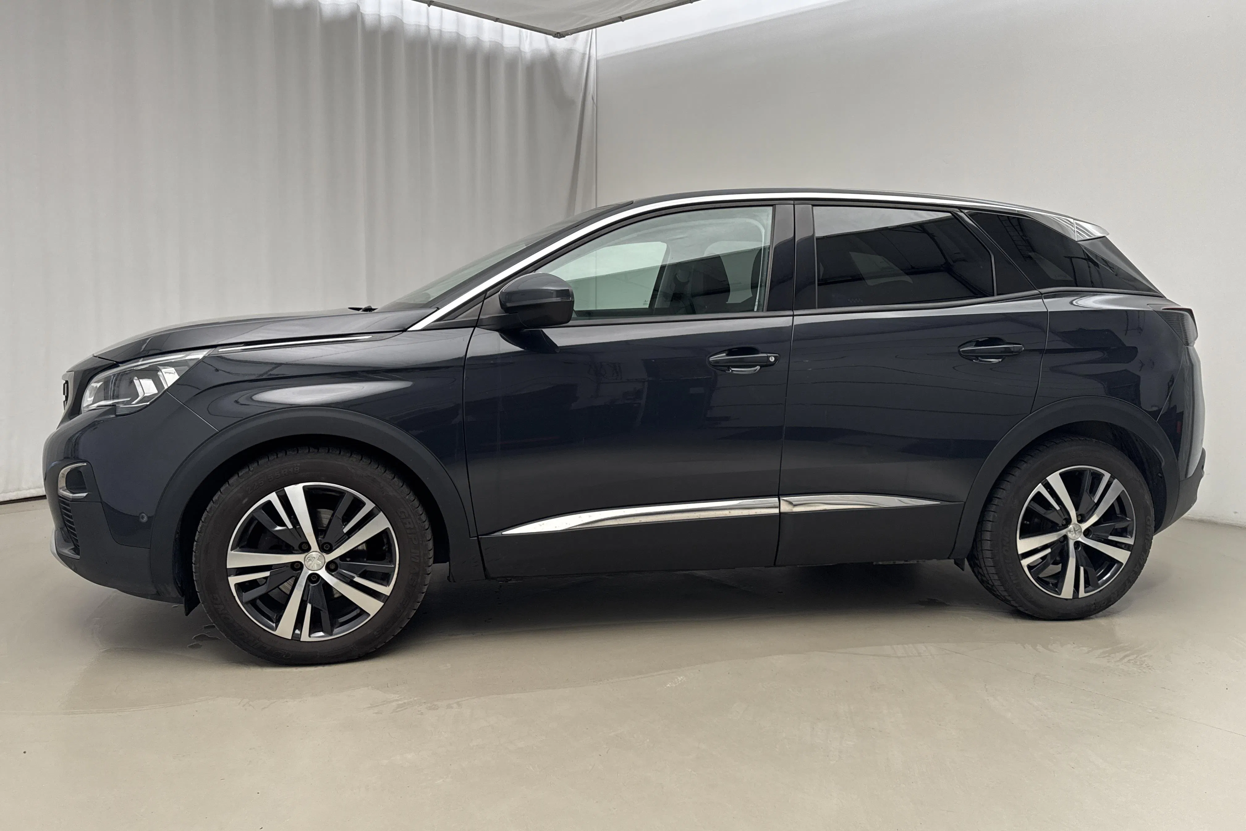 Presentation photo 2 of 15: Peugeot 3008 1.2 PureTech (130hk) - 112 560 km - Automatic - black - 2017