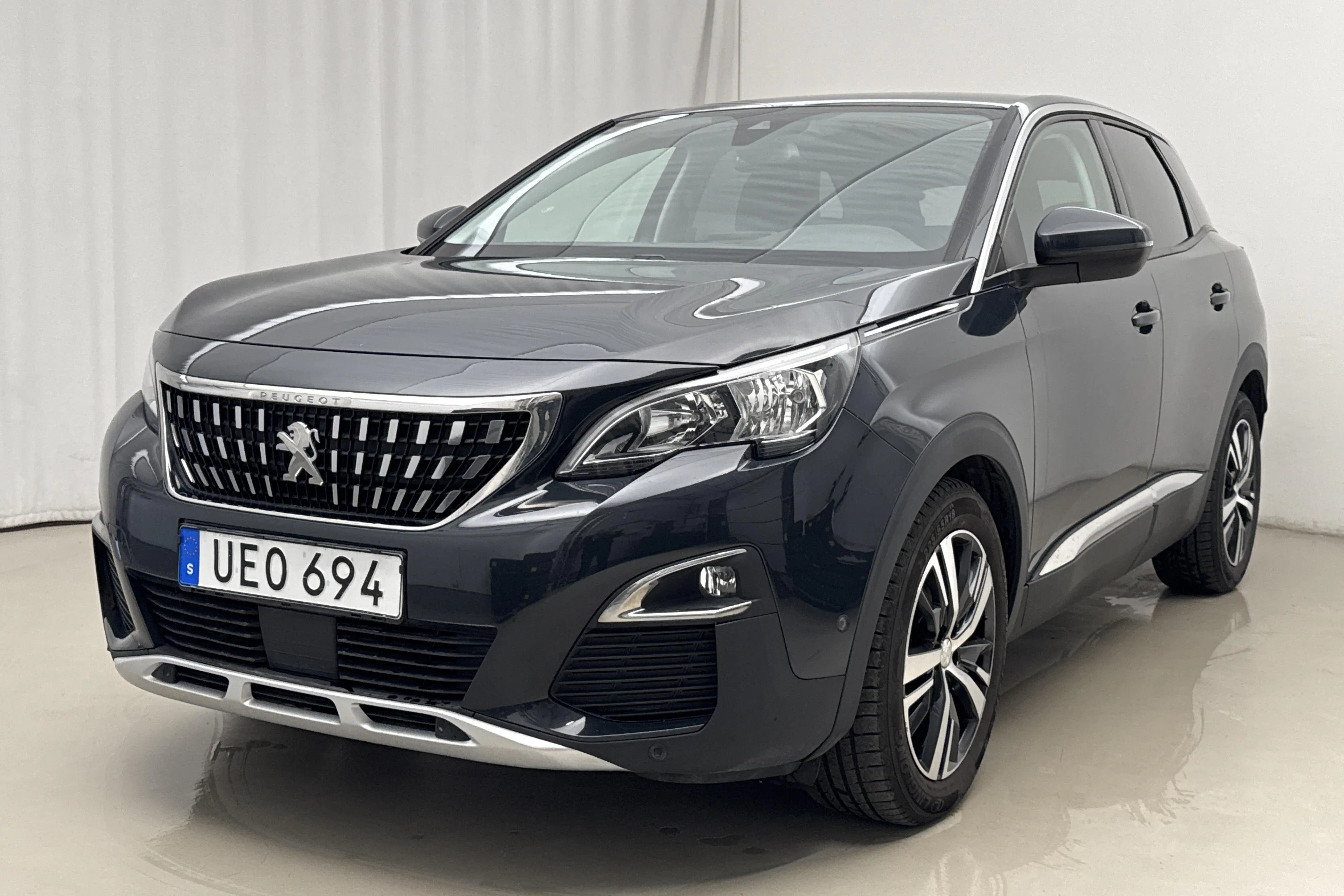Presentation photo 1 of 15: Peugeot 3008 1.2 PureTech (130hk) - 112 560 km - Automatic - black - 2017