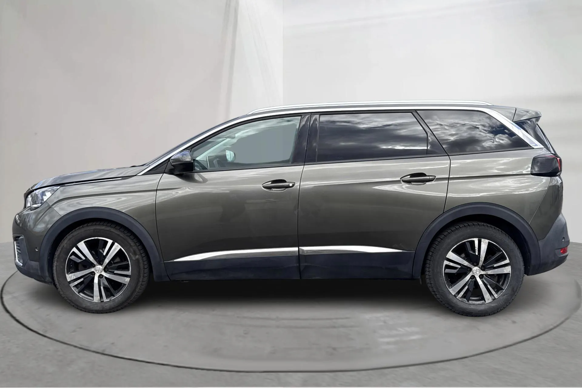 Presentationsfoto 2 av 15: Peugeot 5008 1.6 BlueHDi (120hk) - 16 341 mil - Automat - 2017