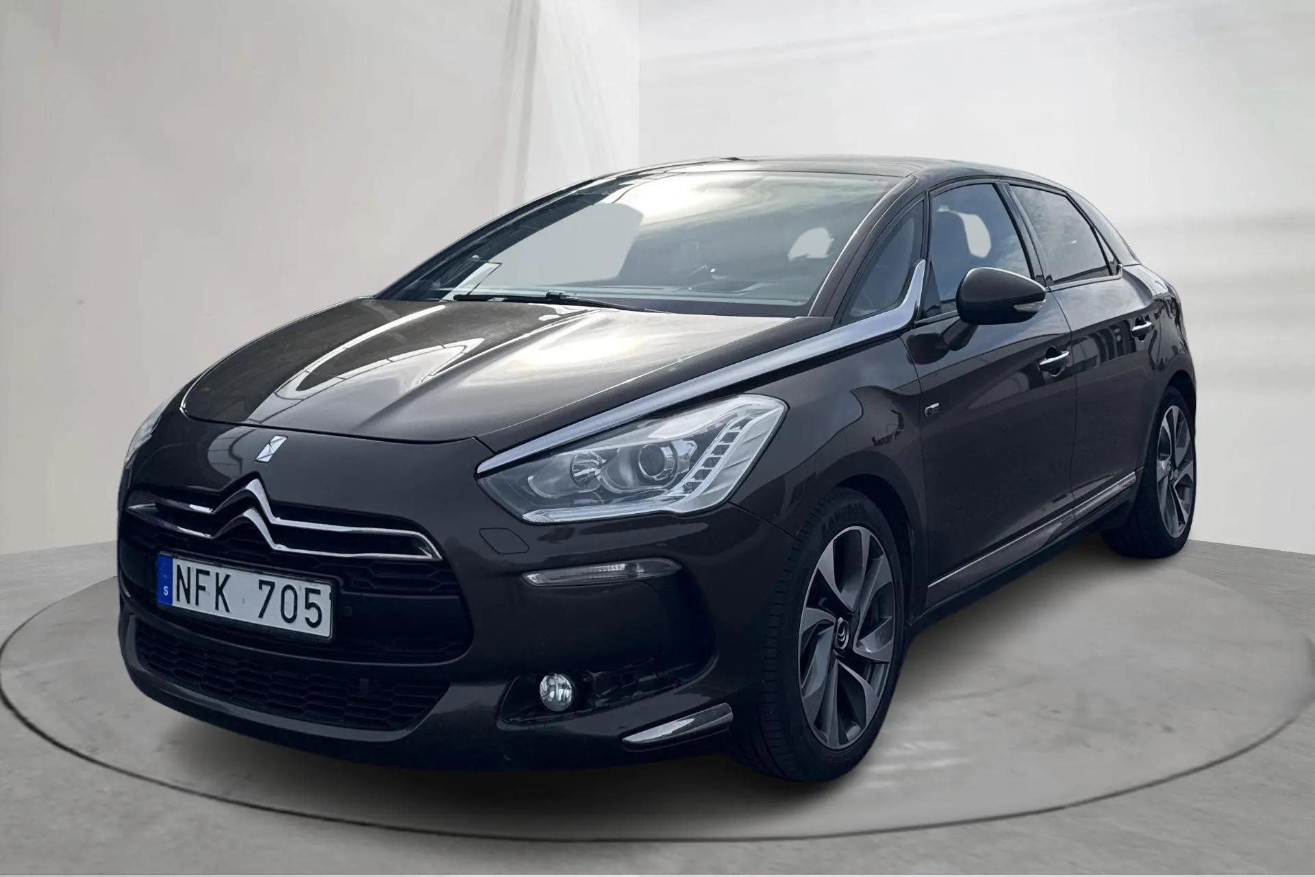 Presentationsfoto 1 av 16: Citroën DS5 HYBRID4 (160hk) - 24 119 mil - Automat - brun - 2013
