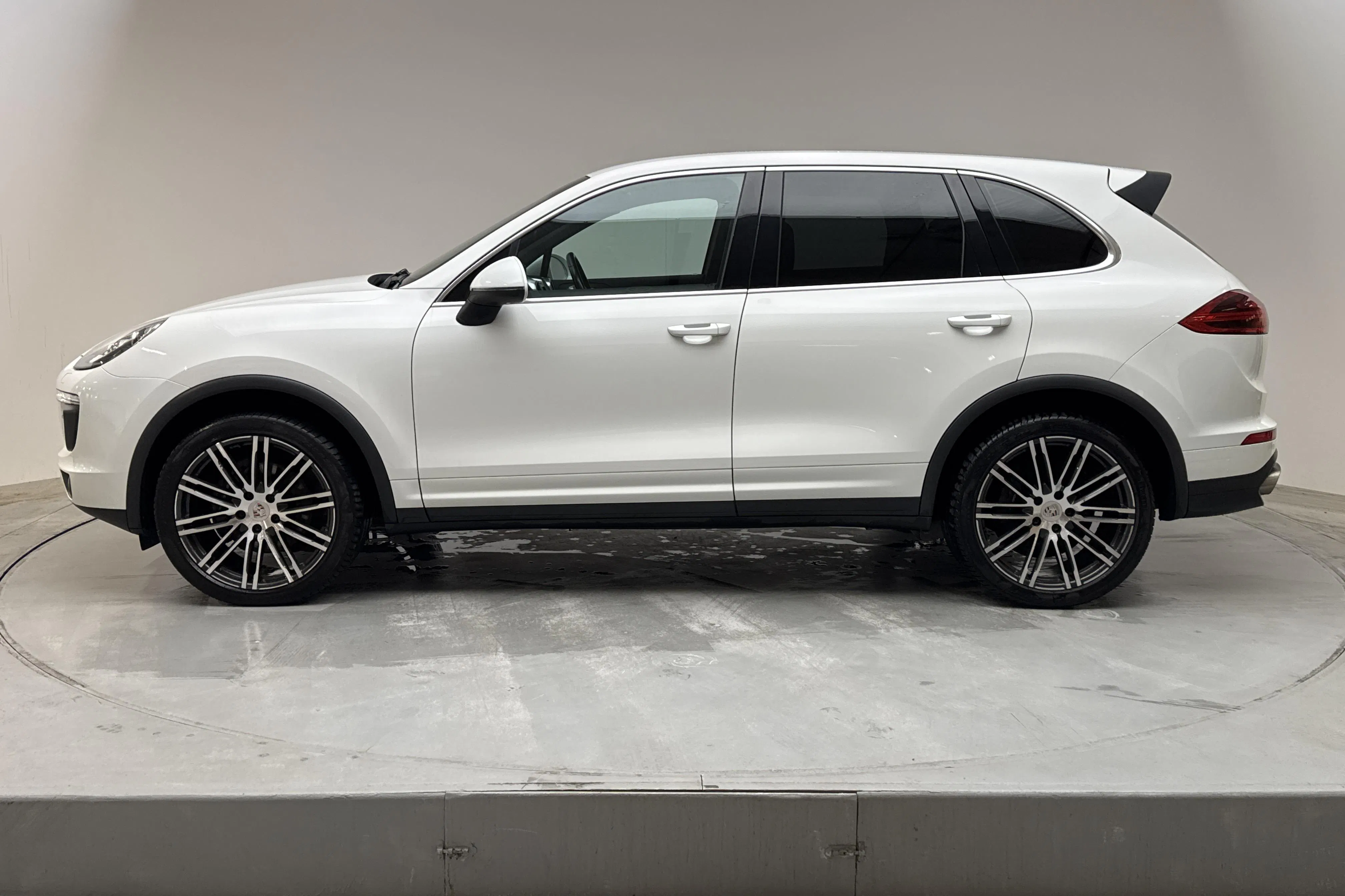 Presentationsfoto 2 av 17: Porsche Cayenne Diesel (262hk) - 21 538 mil - Automat - vit - 2016