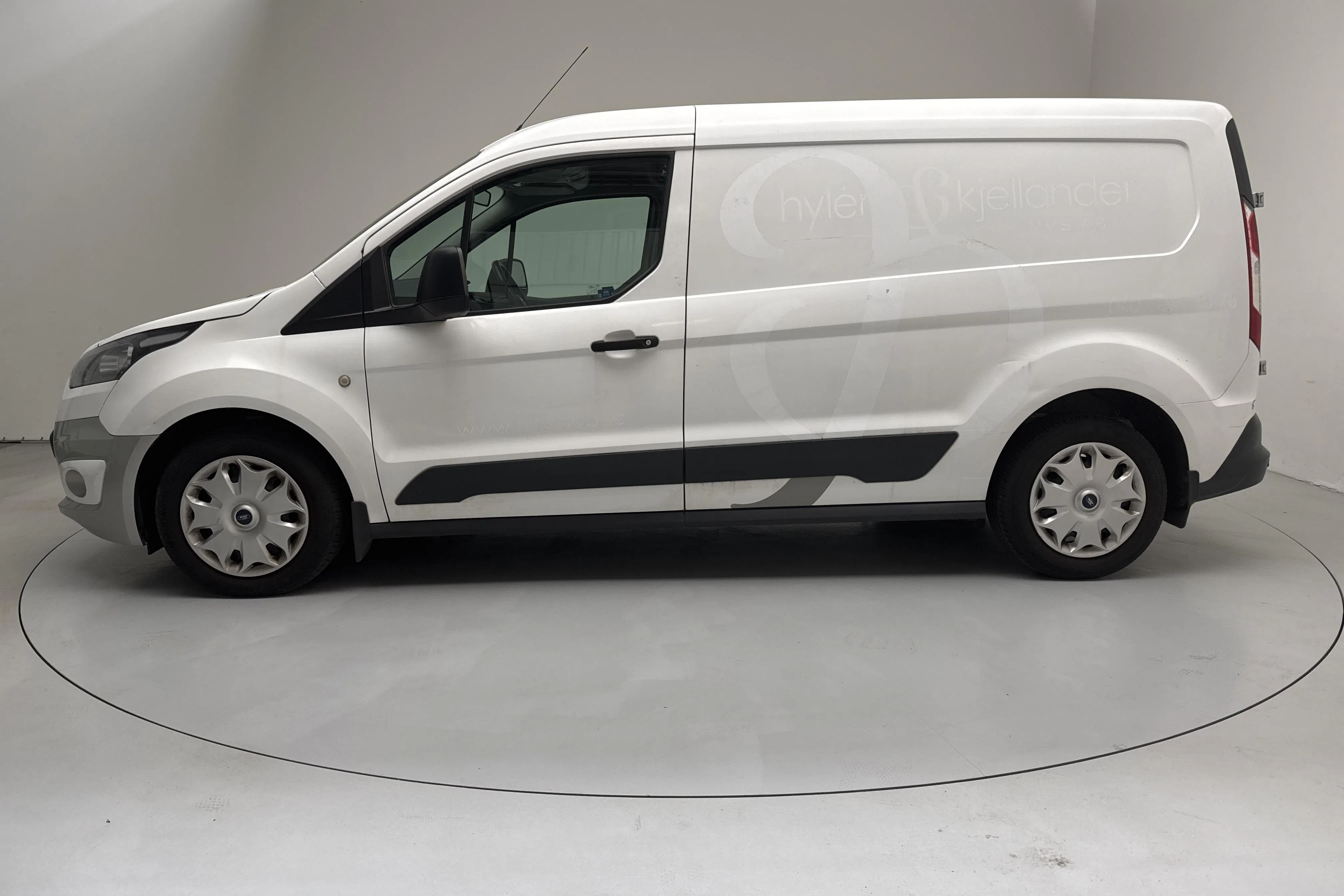 Presentationsfoto 2 av 14: Ford Transit Connect 1.6 TDCi (95hk) - 14 075 mil - Manuell - vit - 2015
