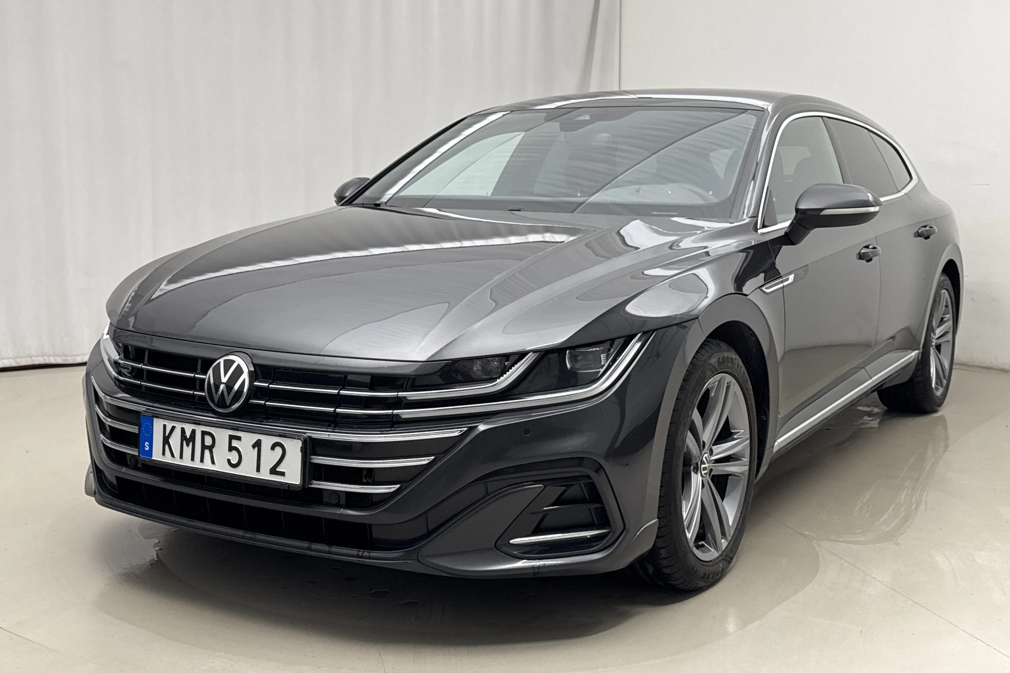 Presentationsfoto 1 av 23: VW Arteon Shooting Brake eHybrid 1.4 TSI (218hk) - 21 760 mil - Automat - Dark Grey - 2021